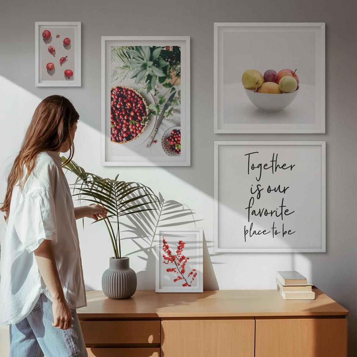 BILDER SET 5er Set - 50x50 cm & 20x30 cm & 40x60 cm Weißer Rahmen - Minimalismus der roten Früchte von Pflanzen - Weiß, Kunststoff (40/60cm) - TULUP