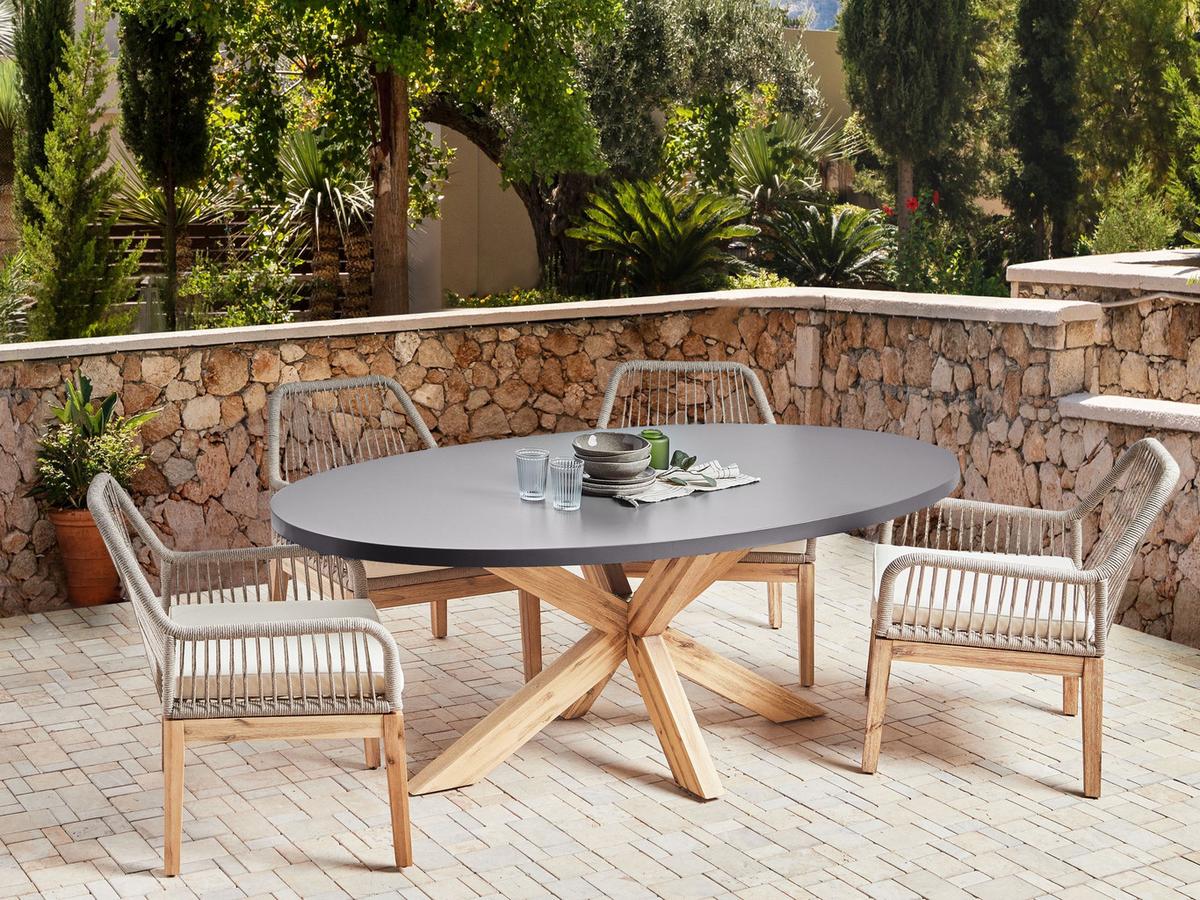 GARTENTISCH Grau Oristano - Hellbraun/Grau, Stein (100/190/75cm) - Beliani