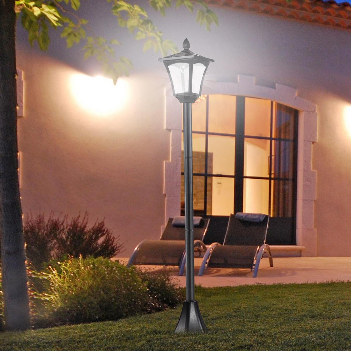 SOLAR Gartenlaterne mit LED Laterne Wegleuchte 40 Lumen H160cm Schwarz - Schwarz, Metall (18/18/160cm) - Outsunny