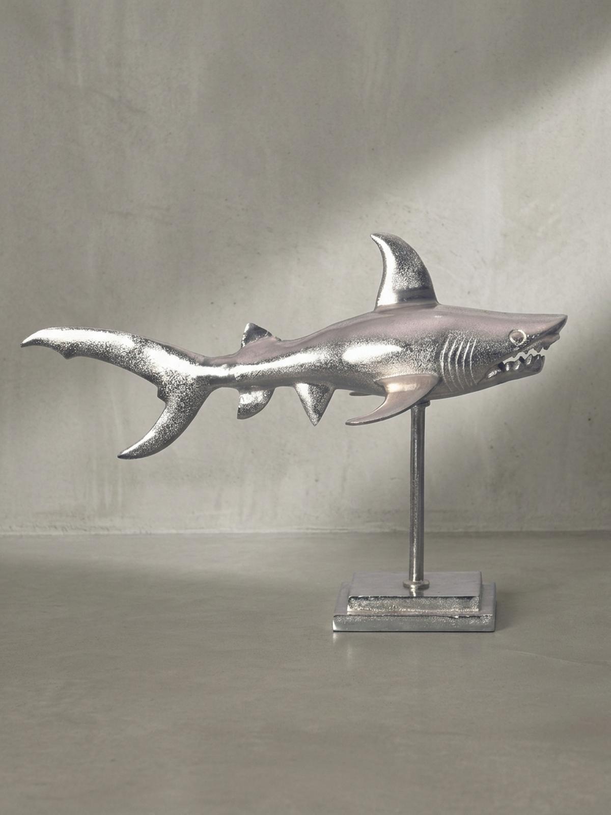 DEKOFIGUR Hai Aluminium 70 cm mit Sockel im maritimen Stil, Silbern 70x27x49 cm - Silberfarben, Metall (70/49/27cm) - KADIMA DESIGN