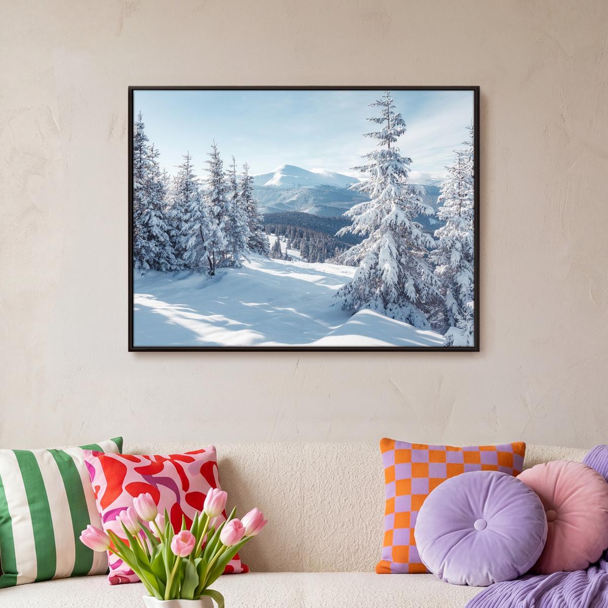 LEINWAND Bilder mit Rahmen - Winterlandschaft - Natur - Berge - Bäume - Schnee - 80x60 - Hellblau, Textil (80/60cm) - MuchoWow