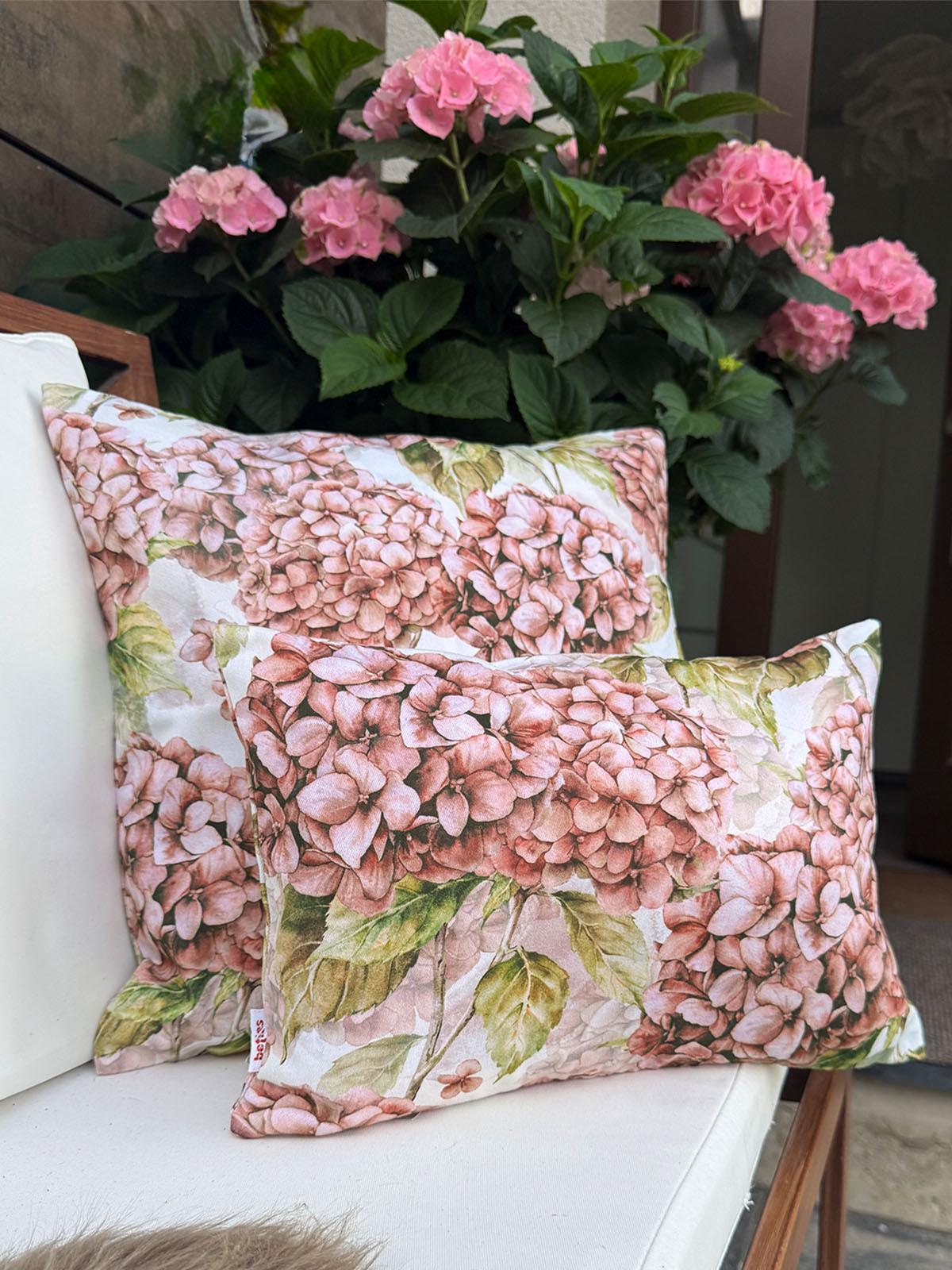 KISSENHÜLLE Landlust-Hortensie burgundy-rose 30/50 cm - Hellrosa/Dunkelrosa, Textil (30/50cm) - beties Heimtextil