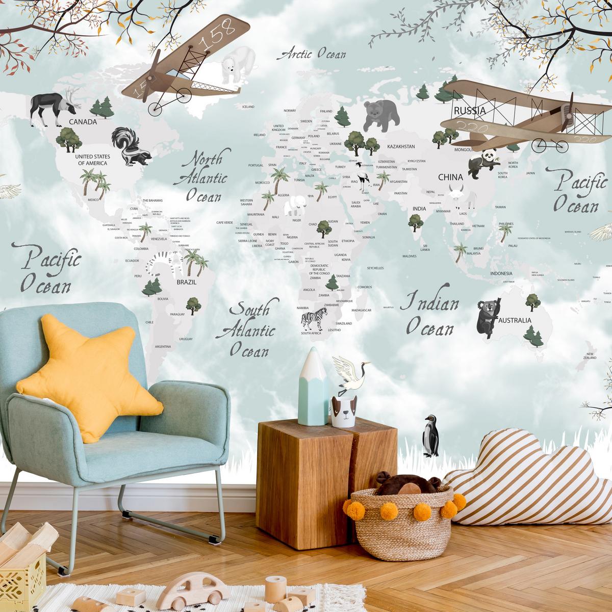 FOTOTAPETE für Kinderzimmer Weltkarte Tiere Flugzeuge Pflanzen 300x210 - Blau/Beige, Papier (300/210cm) - Muralo