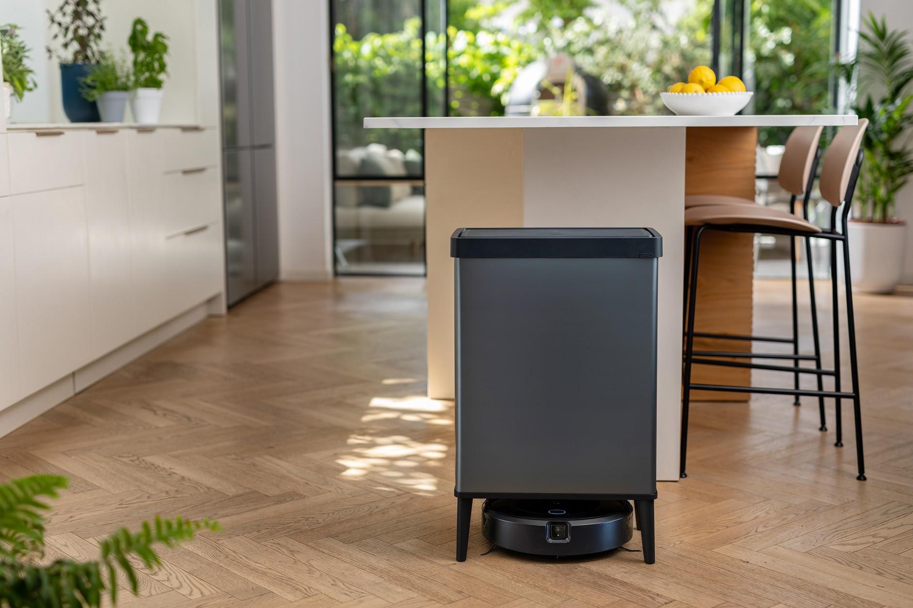 Szemetes Verto - fekete/kék, műanyag (26,5/68,7/43,5cm) - Curver