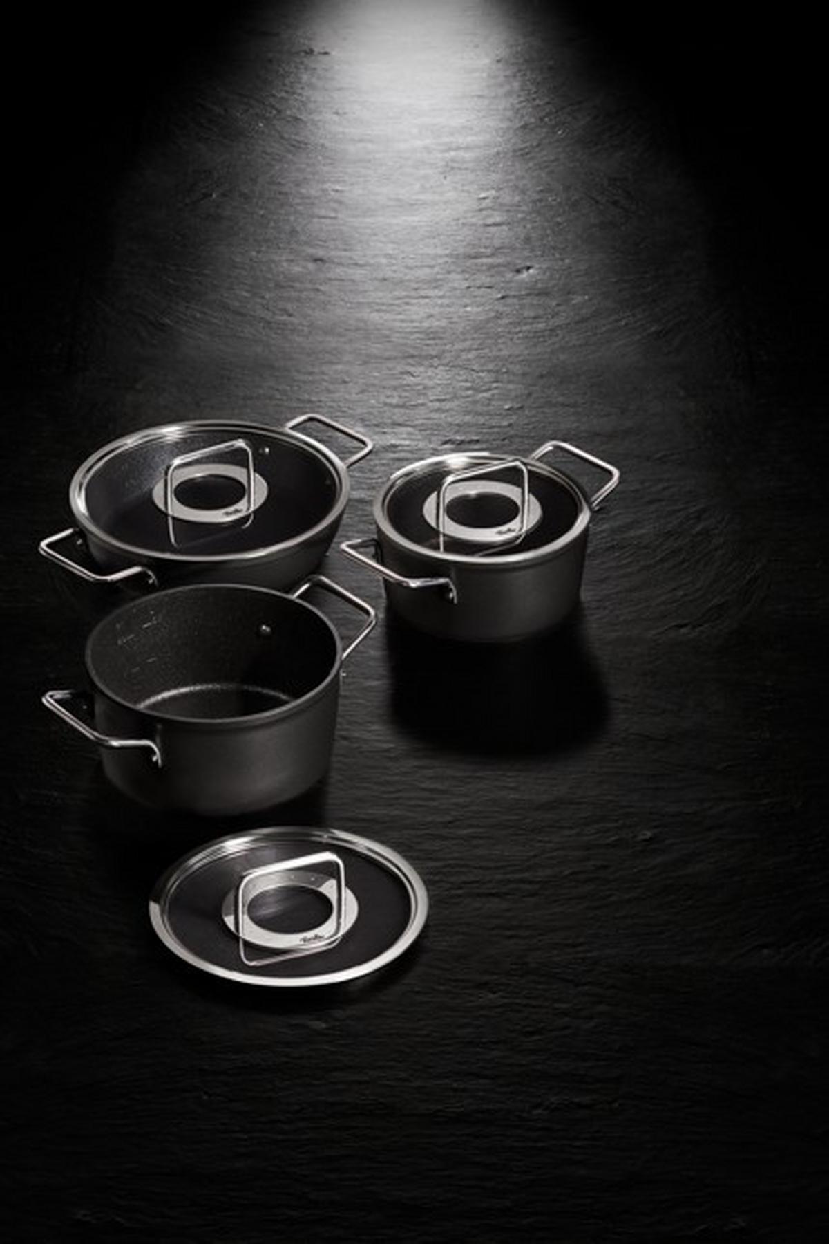 GARNEK 156-115-24-000/0 FISSLER - czarny, Basics, metal/szkło (24cm) - Fissler