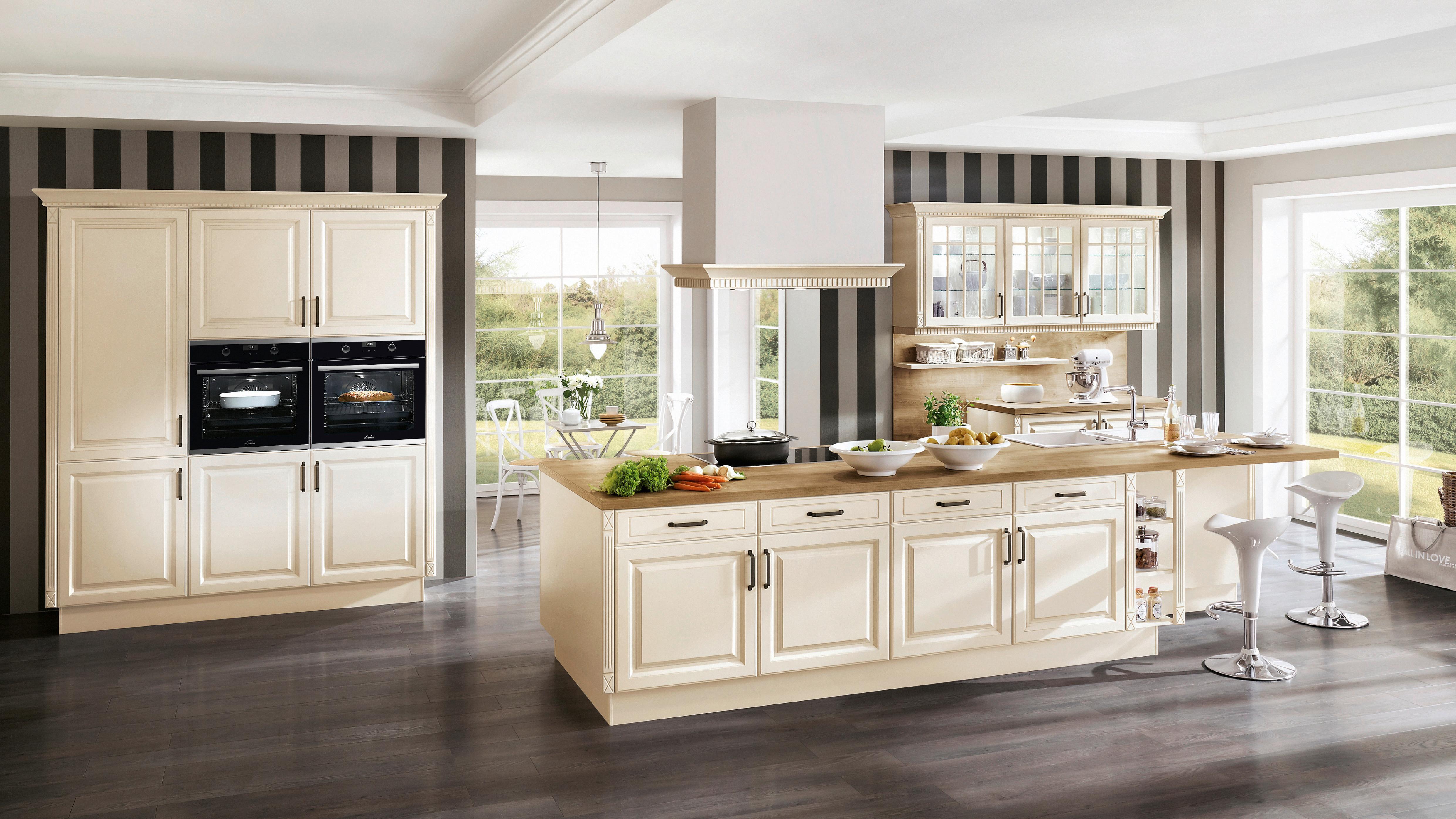 Einbauküche Castello in Creme - Creme, ROMANTIK / LANDHAUS, Holzwerkstoff - Nobilia