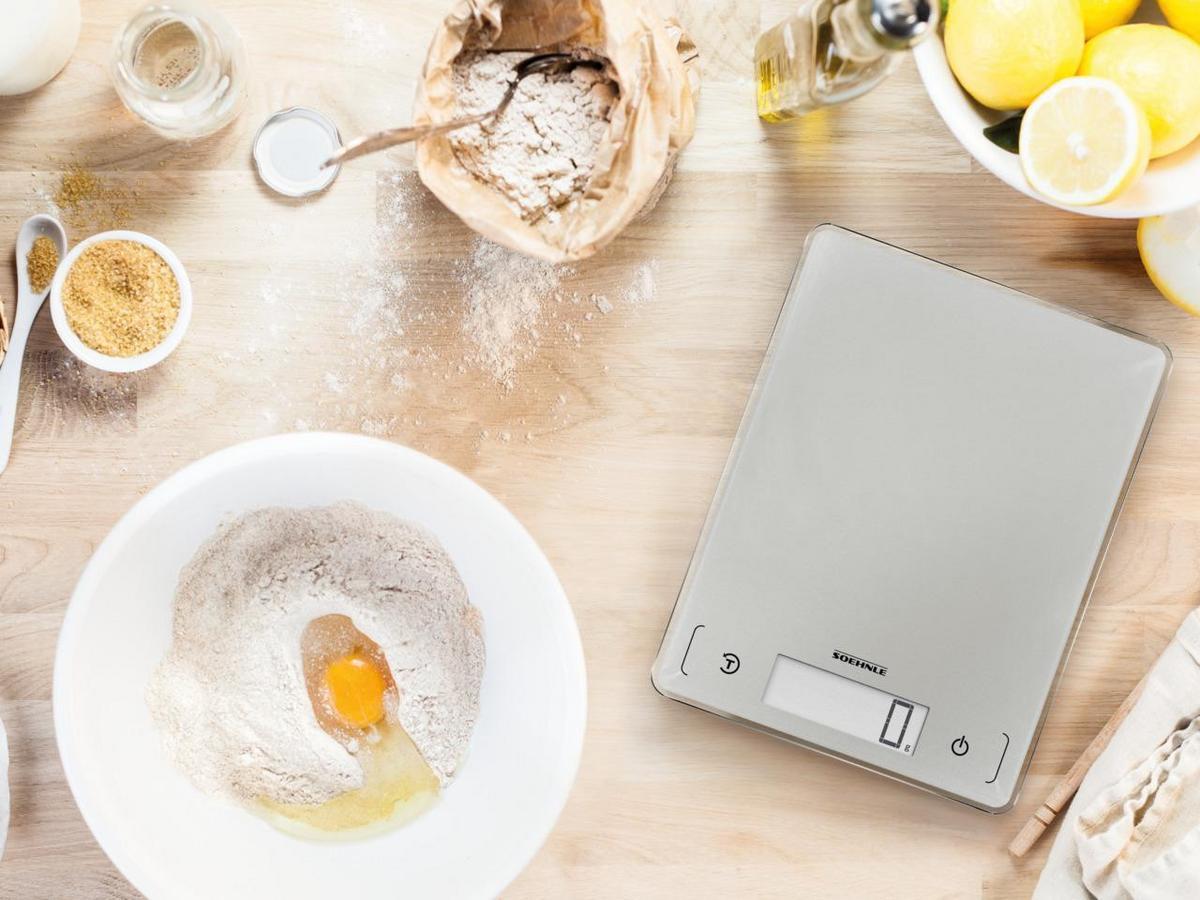 WAGA KUCHENNA ELEKTRYCZNA 61504 - kolor srebrny, Basics, tworzywo sztuczne/szkło (17/0,99/22cm) - Soehnle