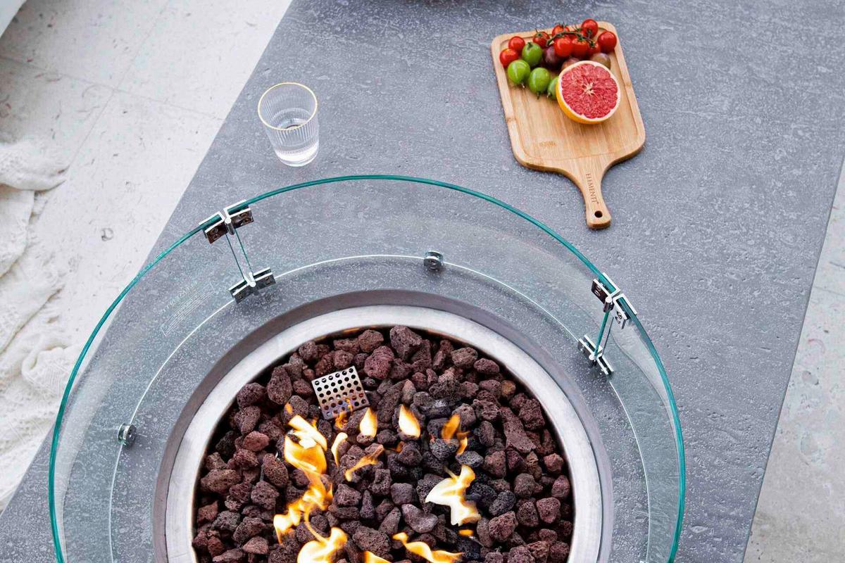 Feuerstelle Metropolis Hellgrau - Hellgrau, KONVENTIONELL, Stein/Metall (142.2/81.3/35.6cm) - Gardenson