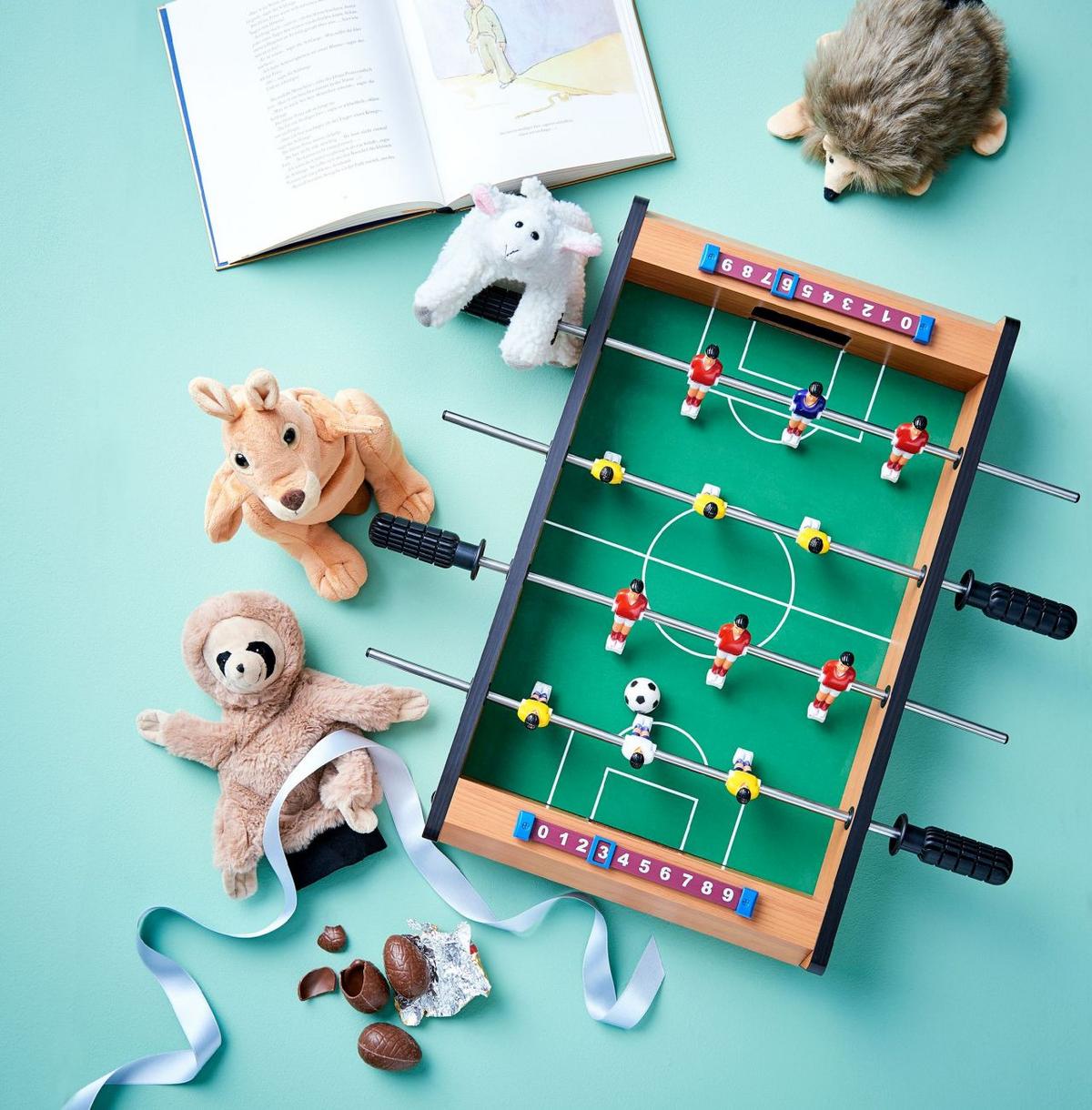 PIŁKARZYKI 10210313 - różnokolorowy, Basics, materiał drewnopochodny/tworzywo sztuczne (51/10/31cm) - Butlers