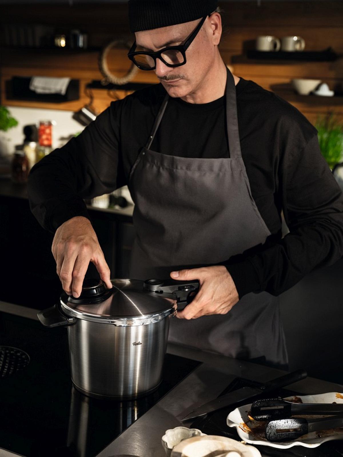 SZYBKOWAR 622-412-06-070/0 FISSLER - kolor srebrny, Basics, metal (22cm) - Fissler