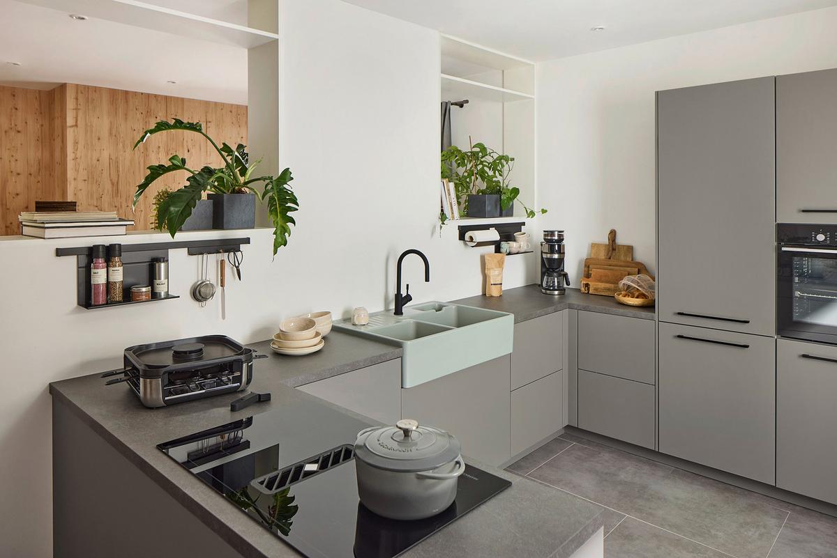 Kuhalna Plošča Z Napo Calima, 83x52cm - črna, Basics, steklo (83/20/51,5cm) - Respekta