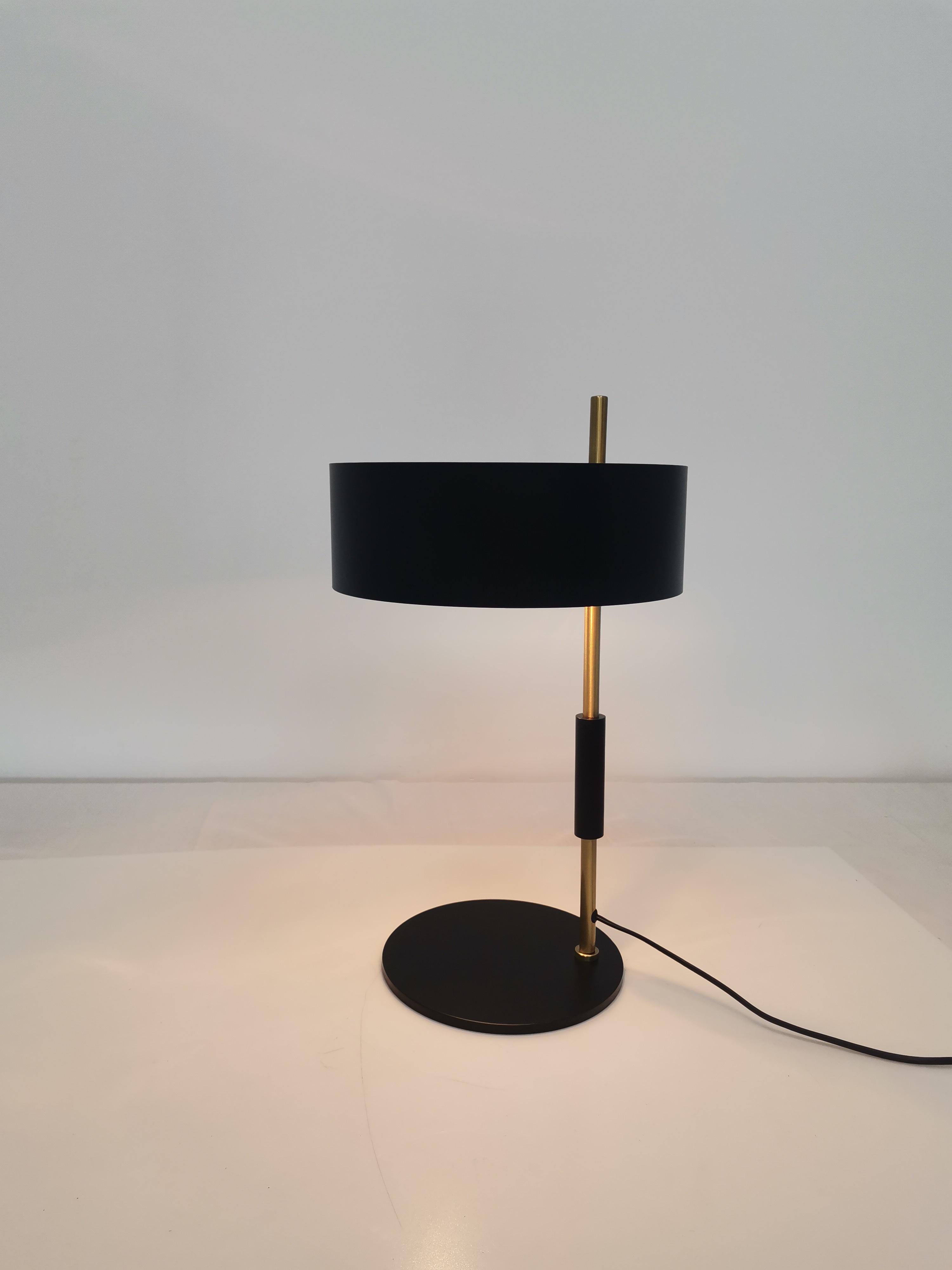 LAMPA STOŁOWA STOCKHOLM - czarny/kolor złoty, Design, metal (27/41cm) - Novel