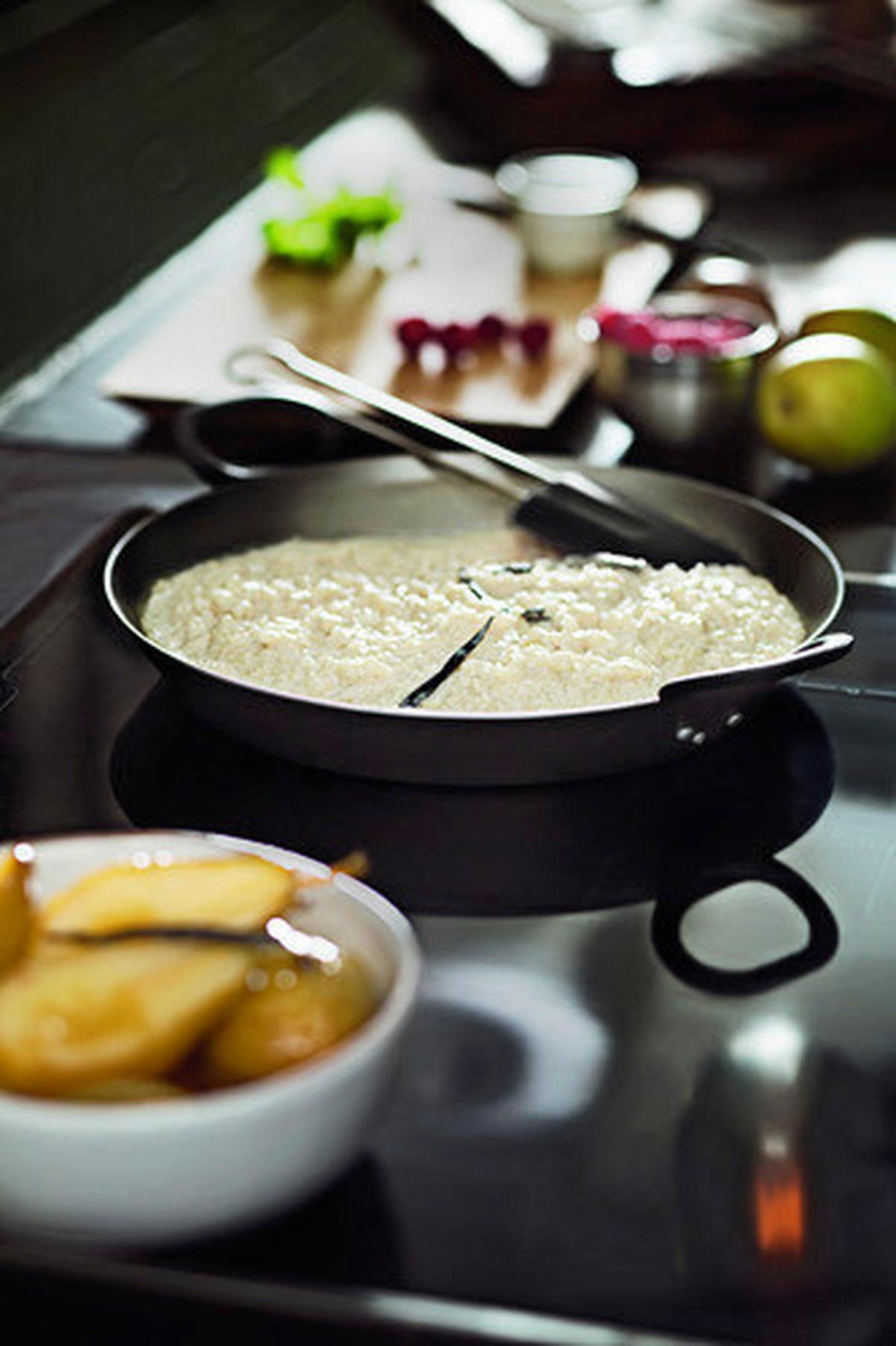 PATELNIA DO SERWOWANIA 26402 RÖSLE - kolor srebrny, Basics, metal (28/37,5/6,5cm) - Rösle