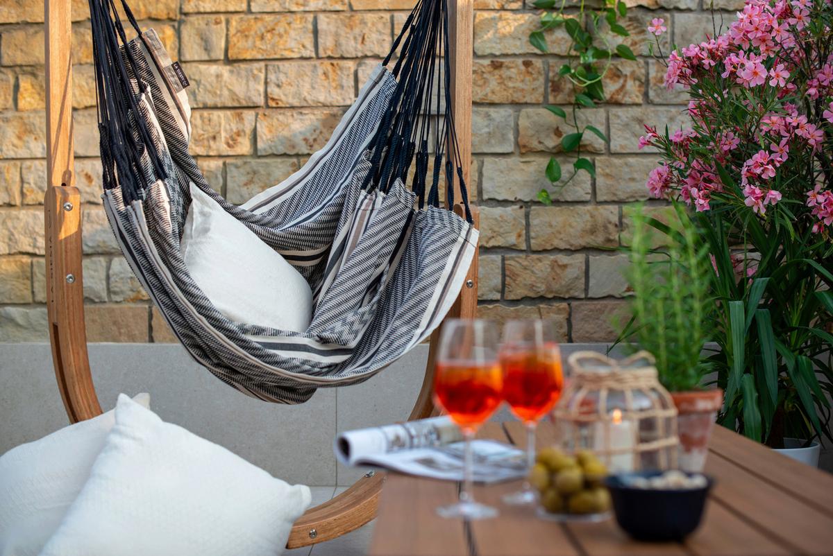 Hängematte Hammock Chair Braun/Schwarz/Weiß - Eukalyptusholzfarben/Schwarz, KONVENTIONELL, Holz/Textil (103-106/152-163/107cm) - La Siesta