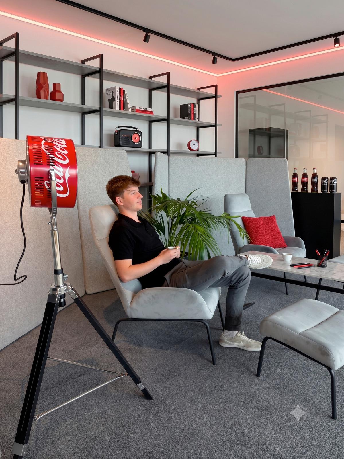 WENTYLATOR STOJĄCY COOLFAN XL COCA COLA - czerwony/czarny, Basics, metal/drewno (70/135/70cm)