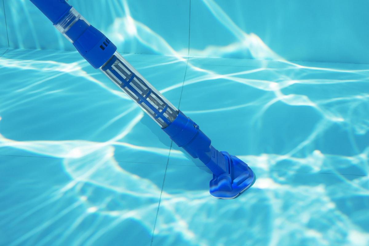 ODKURZACZ DO BASENU AQUA SURGE - kolor srebrny/niebieski, Basics, tworzywo sztuczne/metal (264/9,6/16,8cm) - Bestway