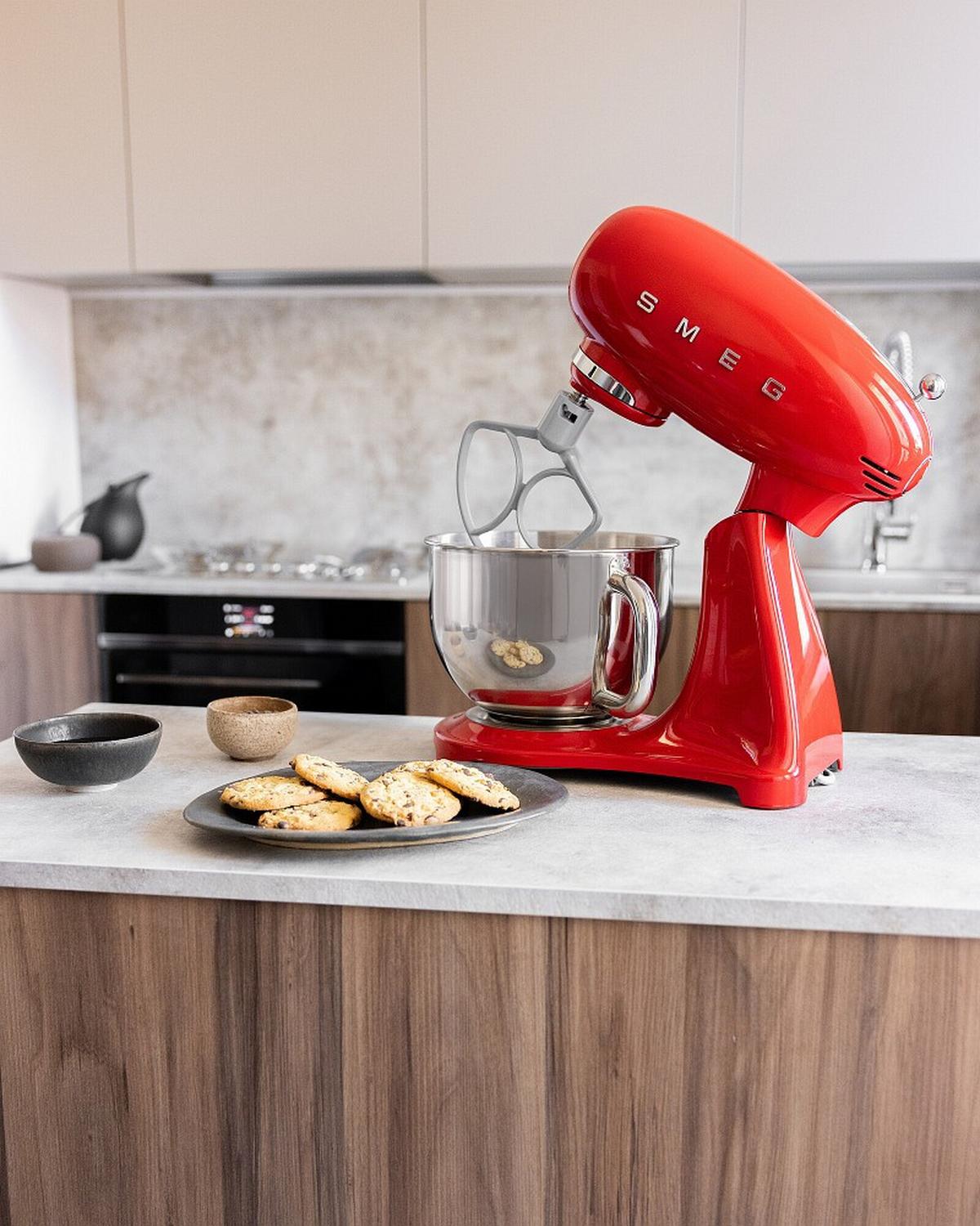 ROBOT KUCHENNY SMF05RDEU SMEG - czerwony, Basics, metal (40,2/37,8/22,1cm) - SMEG
