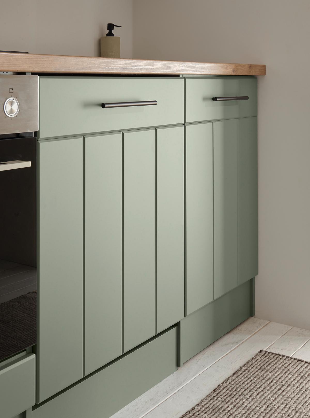 Küchenblock Anton m. Geräte Wildeiche/Schilfgrün - Schilfgrün/Wildeiche, Trend, Holzwerkstoff/Metall (310cm) - Respekta