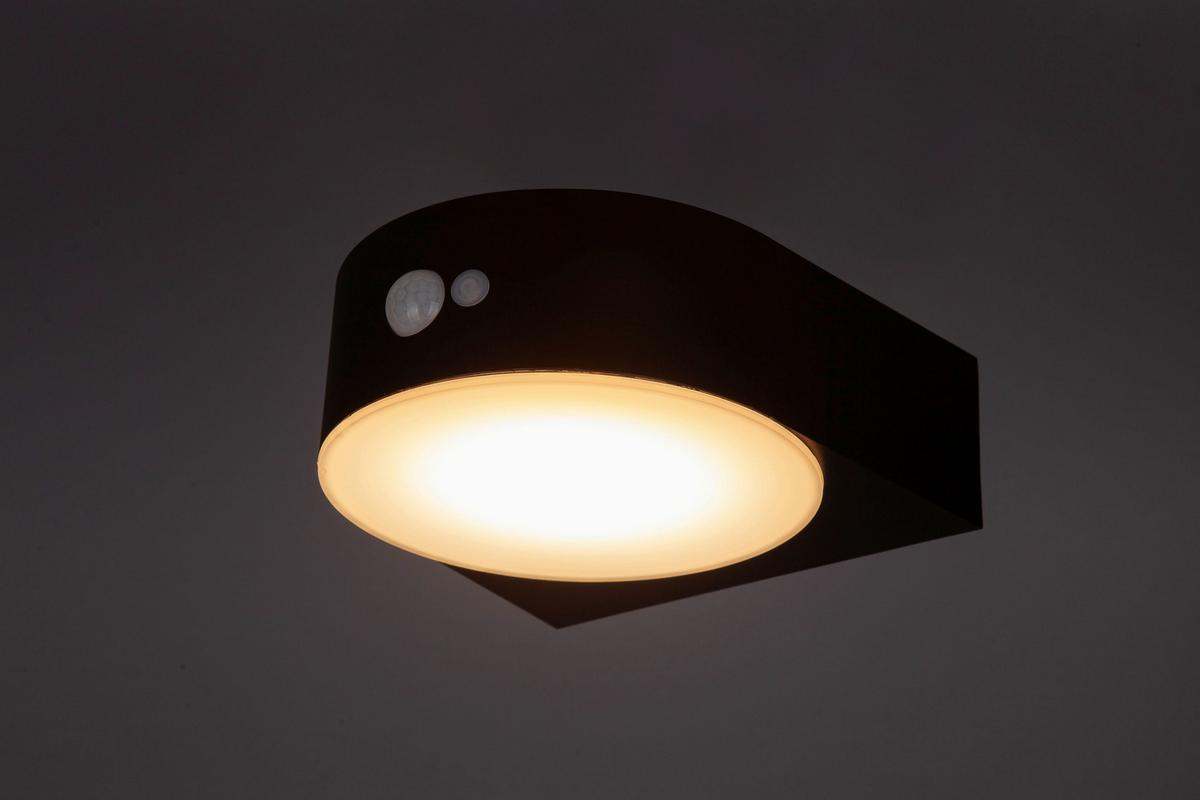 LAMPA SOLARNA MODERN - czarny, Basics, tworzywo sztuczne (17,6/19,8/6,5cm) - Ambia Garden