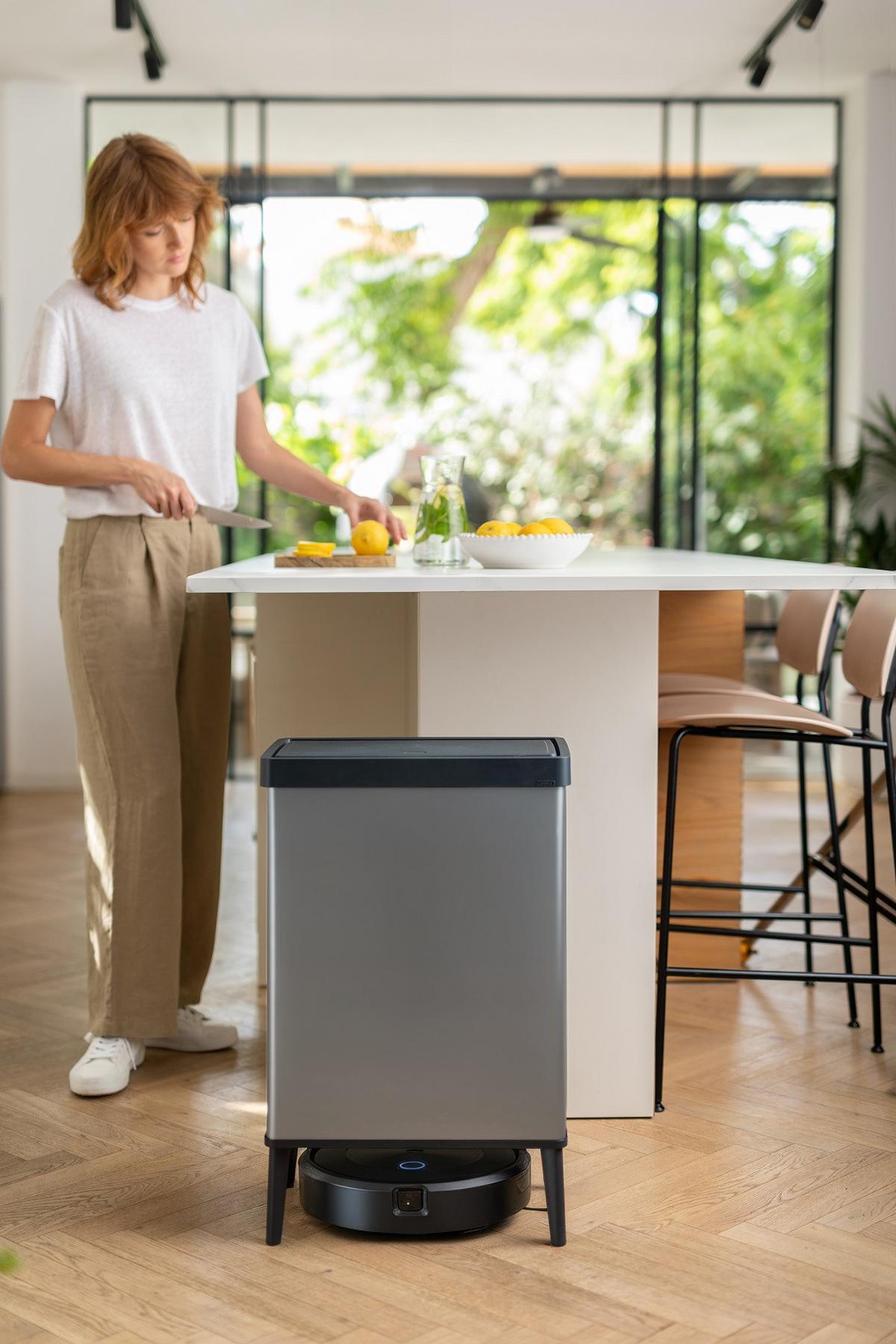 Szemetes Verto - fekete/kék, műanyag (26,5/68,7/43,5cm) - Curver