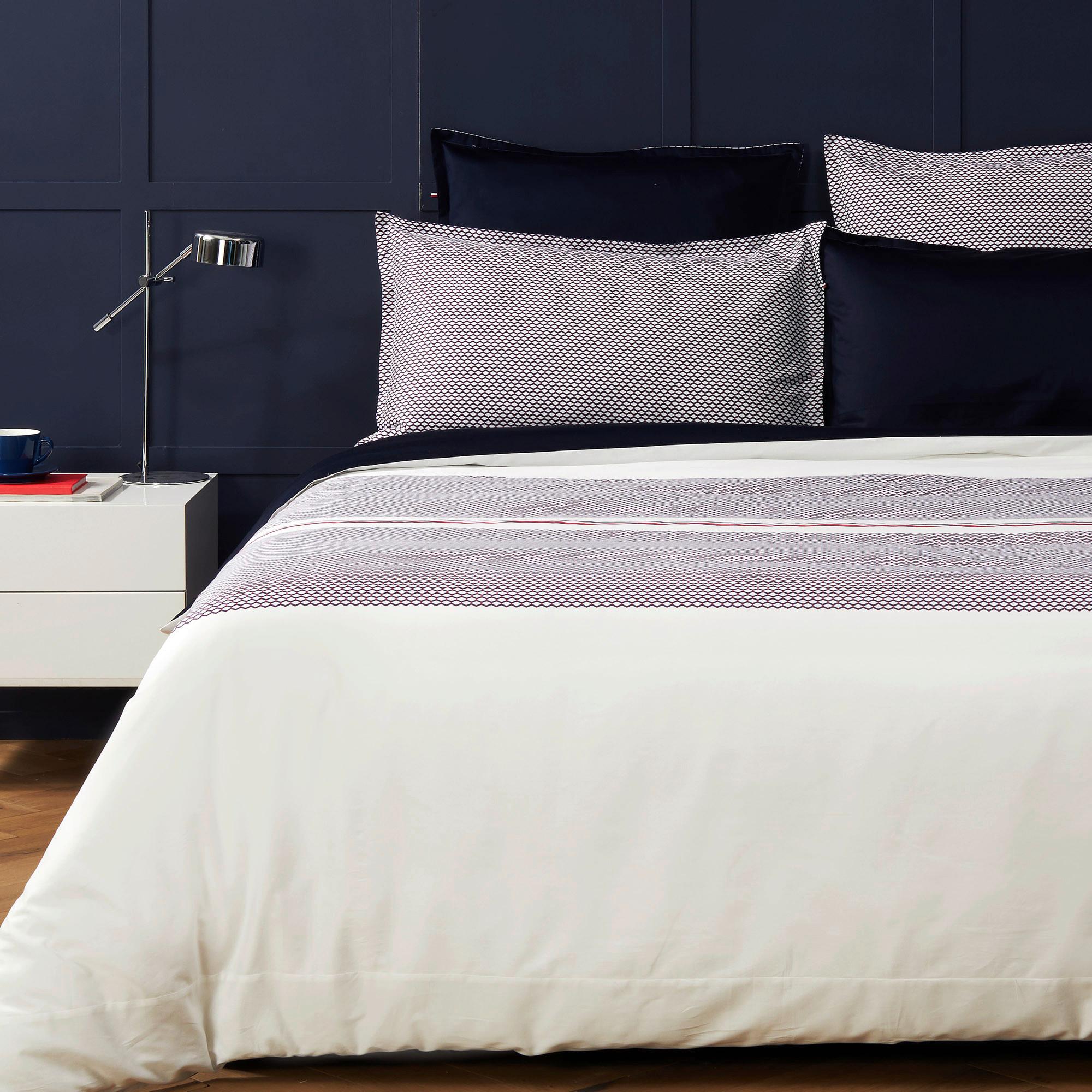 POŚCIEL SPORTY GEOMETRIC TG - ciemnoniebieski/czerwony, Basics, tkanina (135/200cm) - Tommy Hilfiger