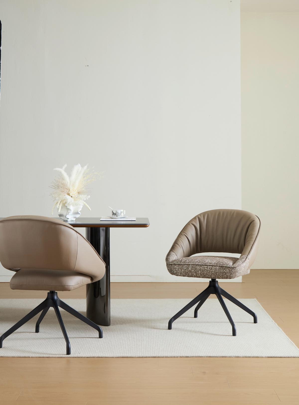 KRZESŁO Z PODŁOKIETNIKAMI NALA -EXKLUSIV- - beżowy/czarny, Design, skóra/metal (61/81/66cm) - Dieter Knoll
