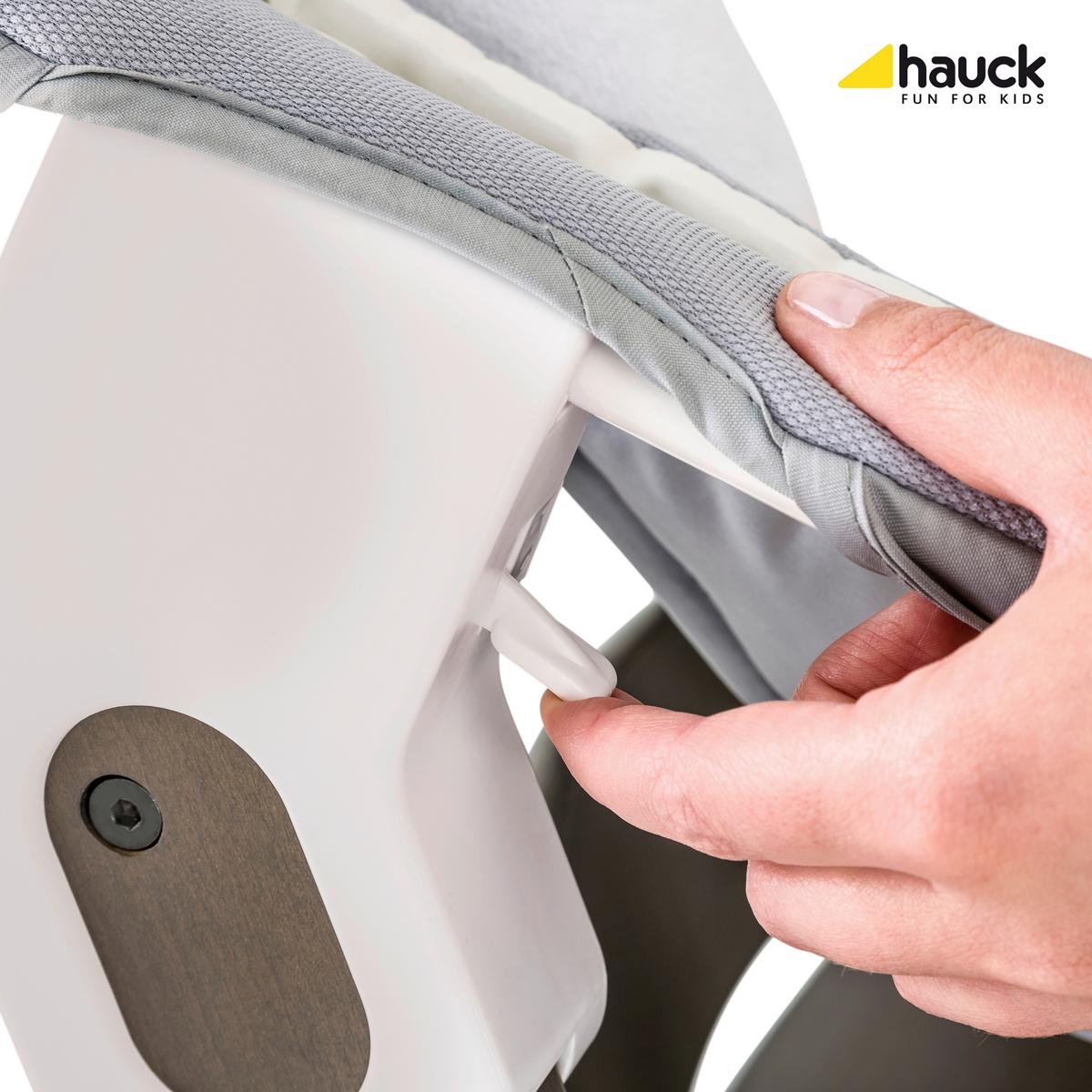 LEŻACZEK ALPHA BOUNCER STRETCH GREY - biały/szary, Konventionell, tkanina (66/49/45cm) - Hauck