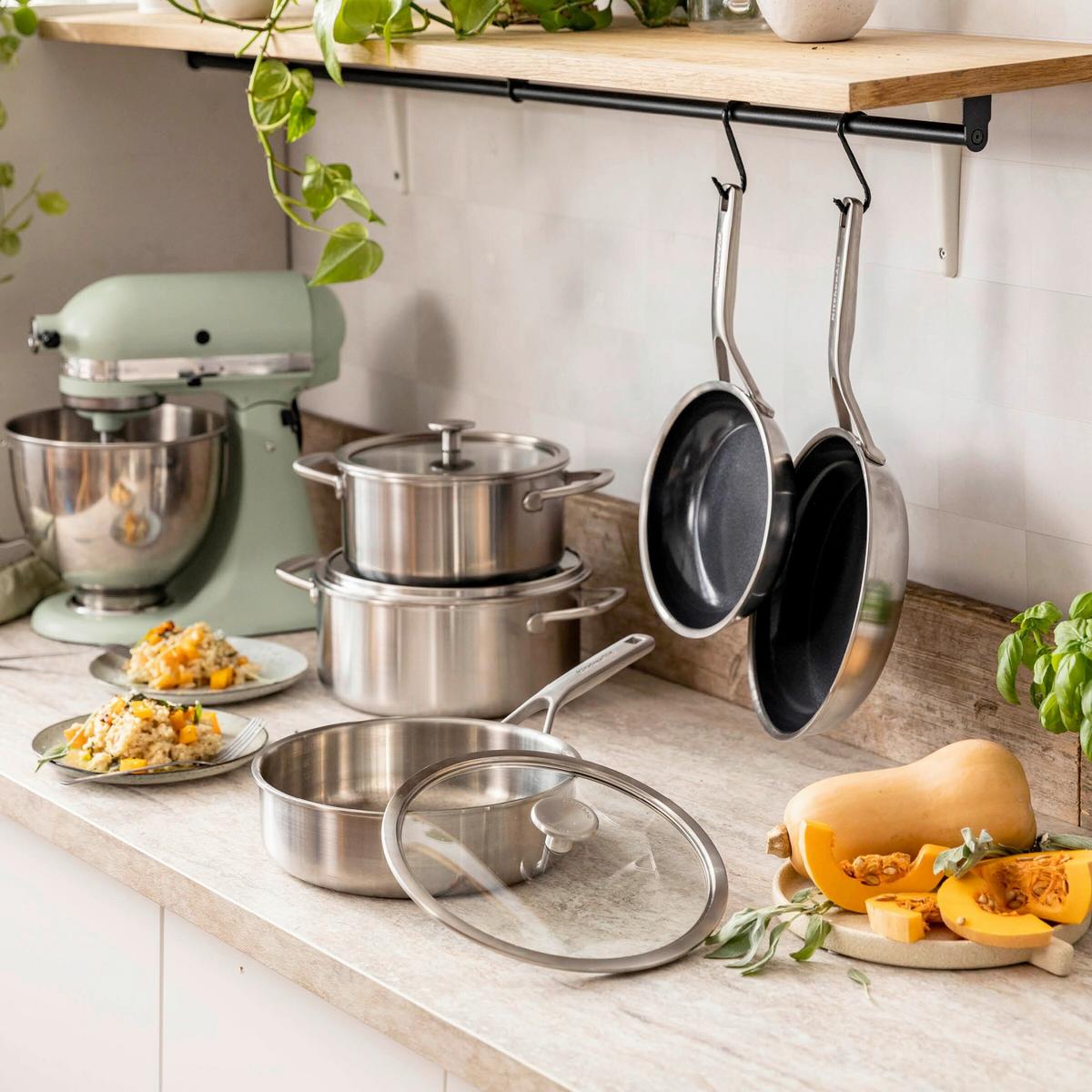 ZESTAW PATELNI MULTI-PLY STAINLESS STEEL - kolor stalowy/czarny, Basics, metal (20 // 28cm) - KitchenAid