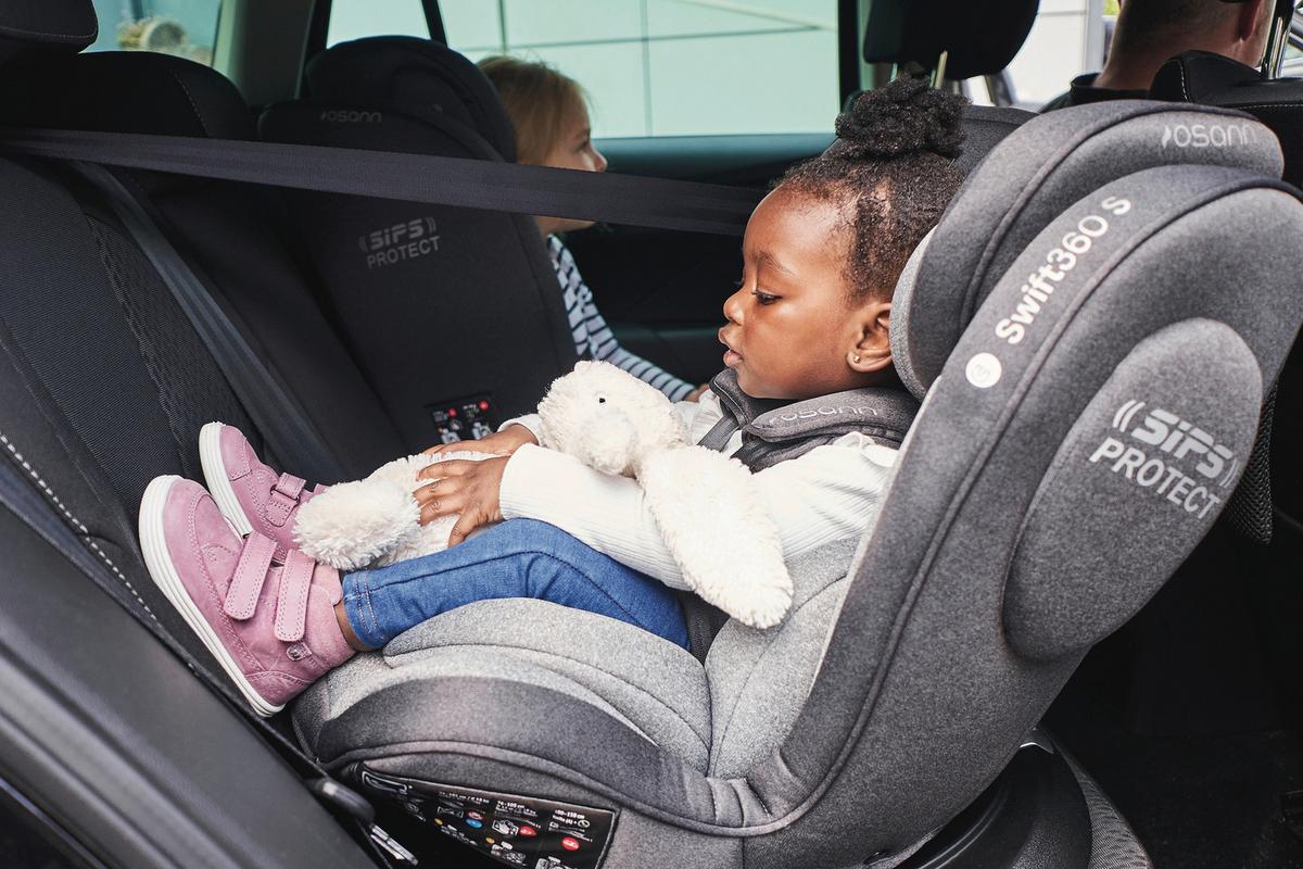 FOTELIK SAMOCHODOWY OBROTOWY SWIFT360S - czarny, Basics, tworzywo sztuczne/tkanina (44/60/50cm) - Osann