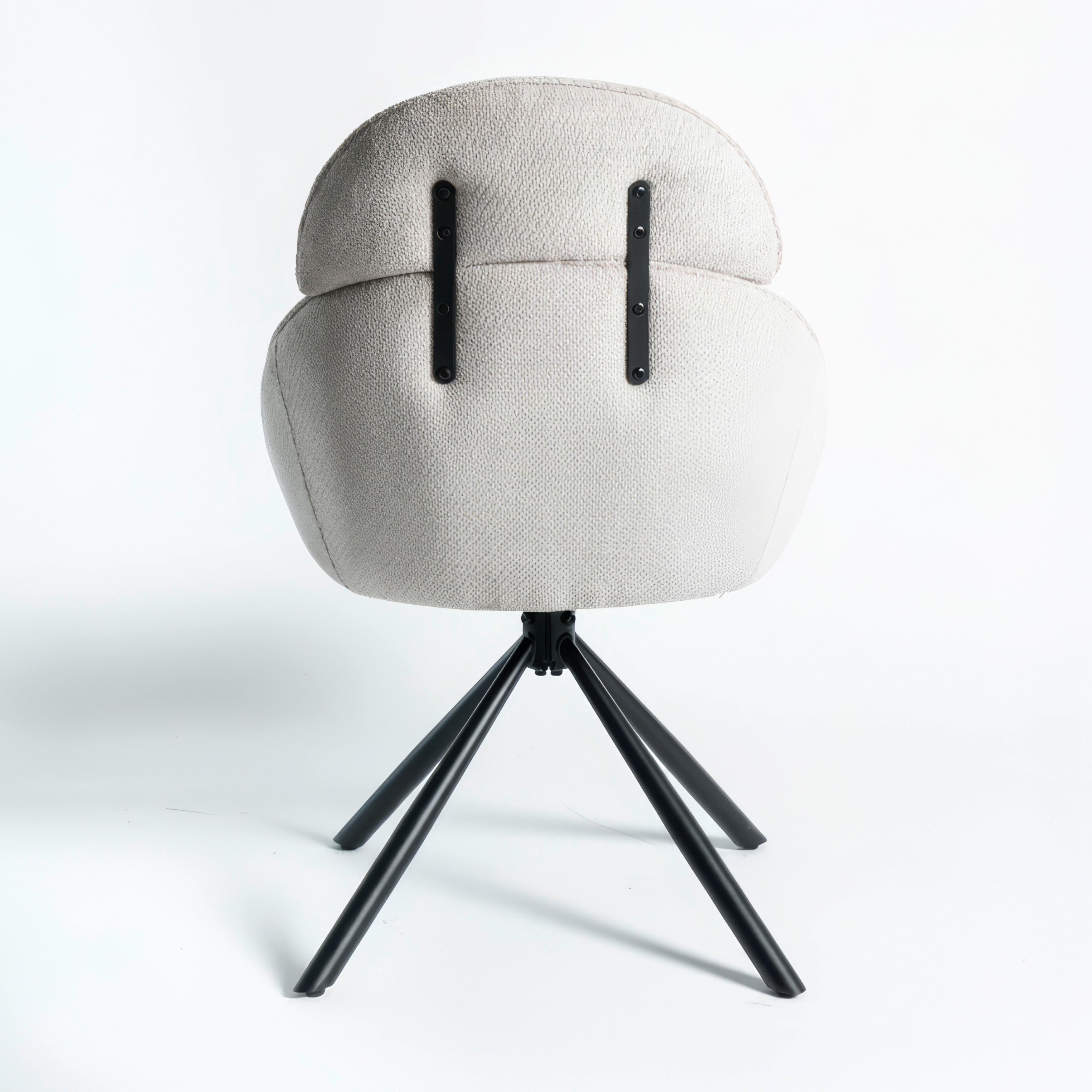 STOL MED ARMSTÖD MAIRA - ljusgrå/svart, Modern, metall/textil (59,5/93/66cm) - Bessagi Home