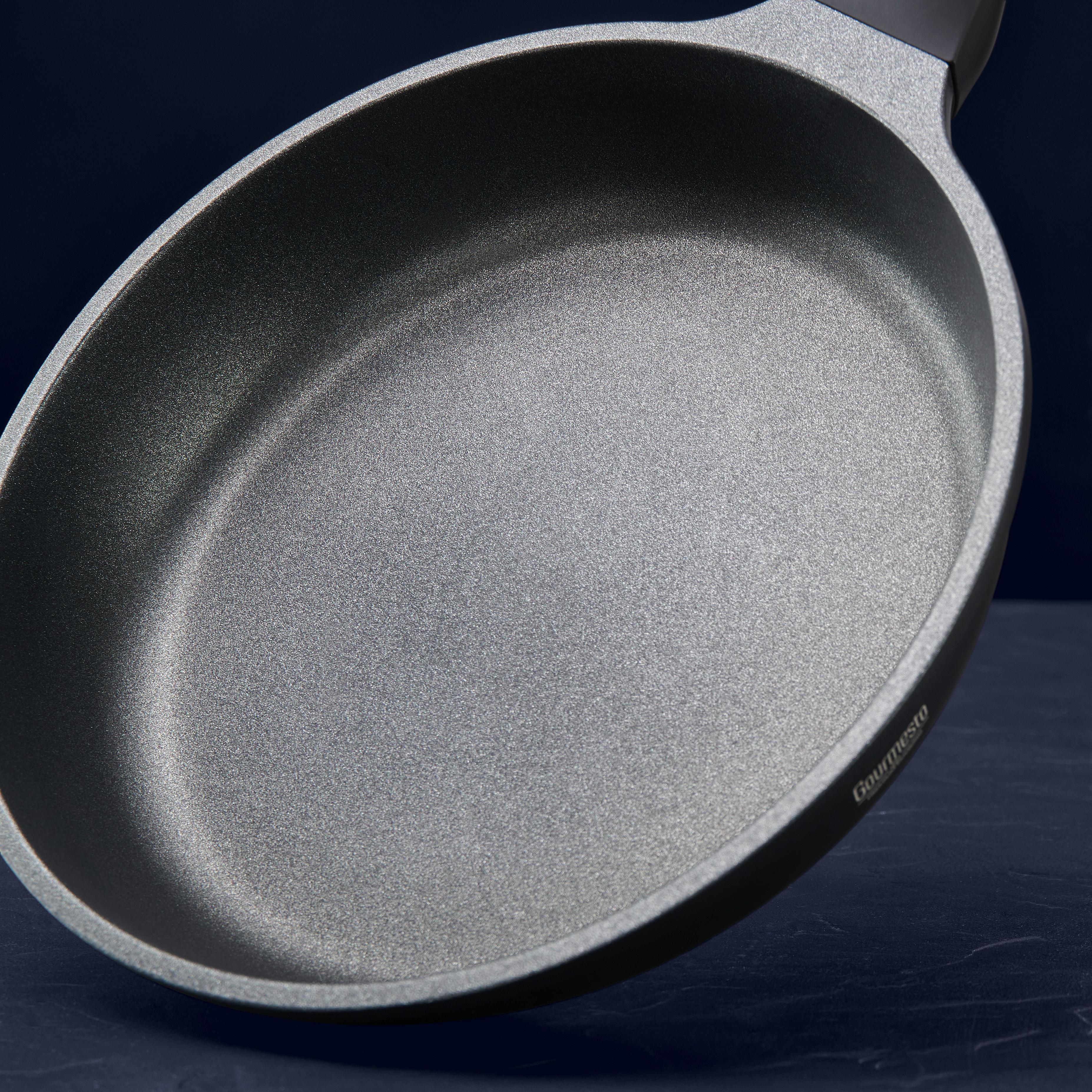 STEKPANNA BLACK LINE - svart, Klassisk, metall/plast (24/5cm) - Gourmesto