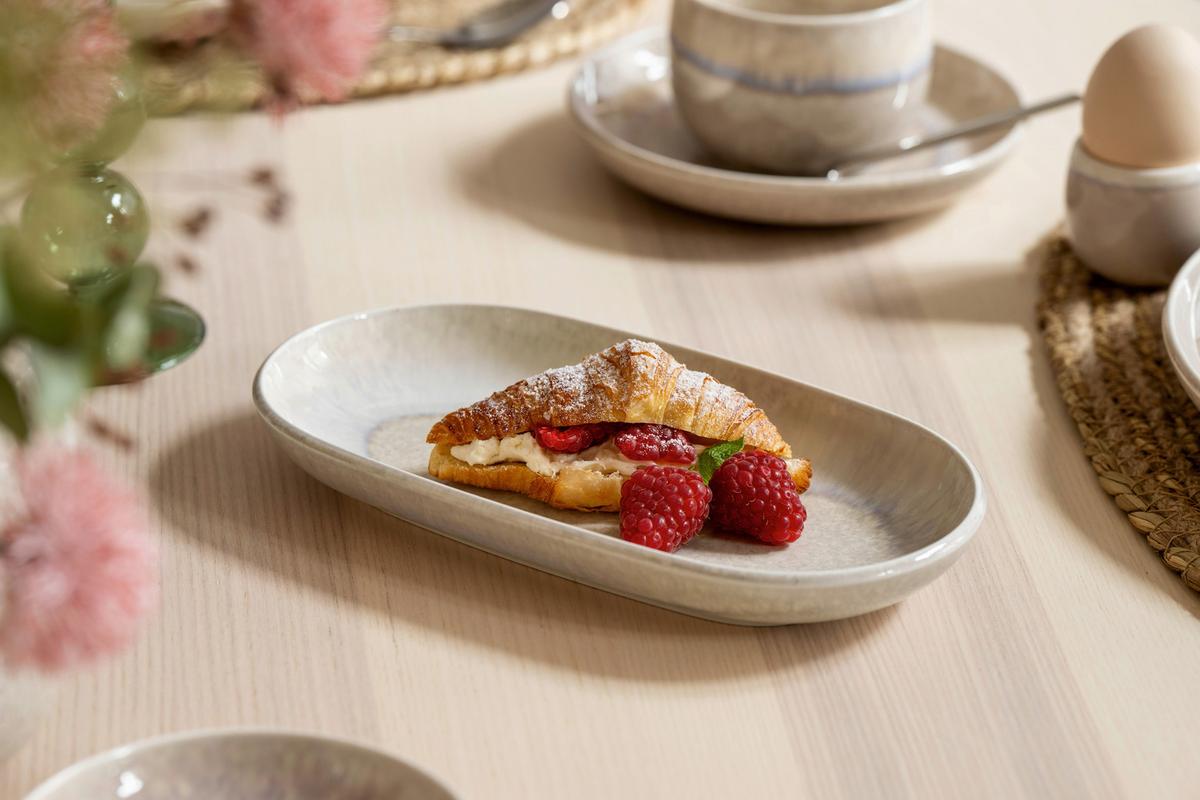 PÓŁMISEK DO SERWOWANIA PERLEMOR SAND VILLEROY & BOCH - beżowy, Basics, ceramika (23/12,5/3cm) - like.Villeroy & Boch