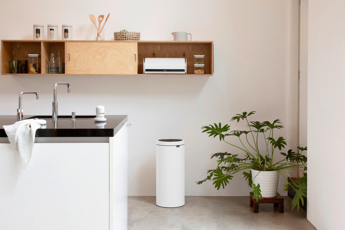 KOSZ NA ODPADY 483240 - biały, Basics, metal (29,3/67,9/38,0cm) - Brabantia