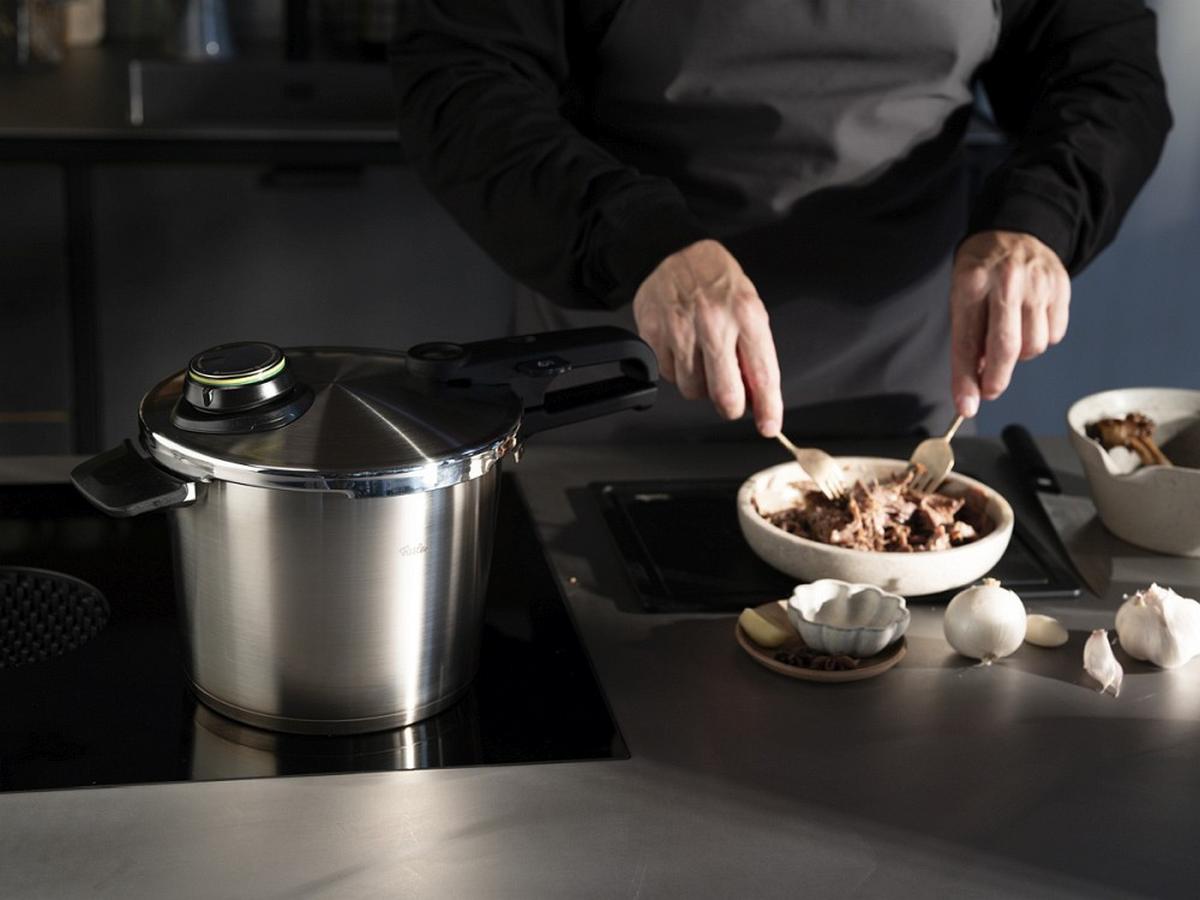 SZYBKOWAR 622-412-06-070/0 FISSLER - kolor srebrny, Basics, metal (22cm) - Fissler