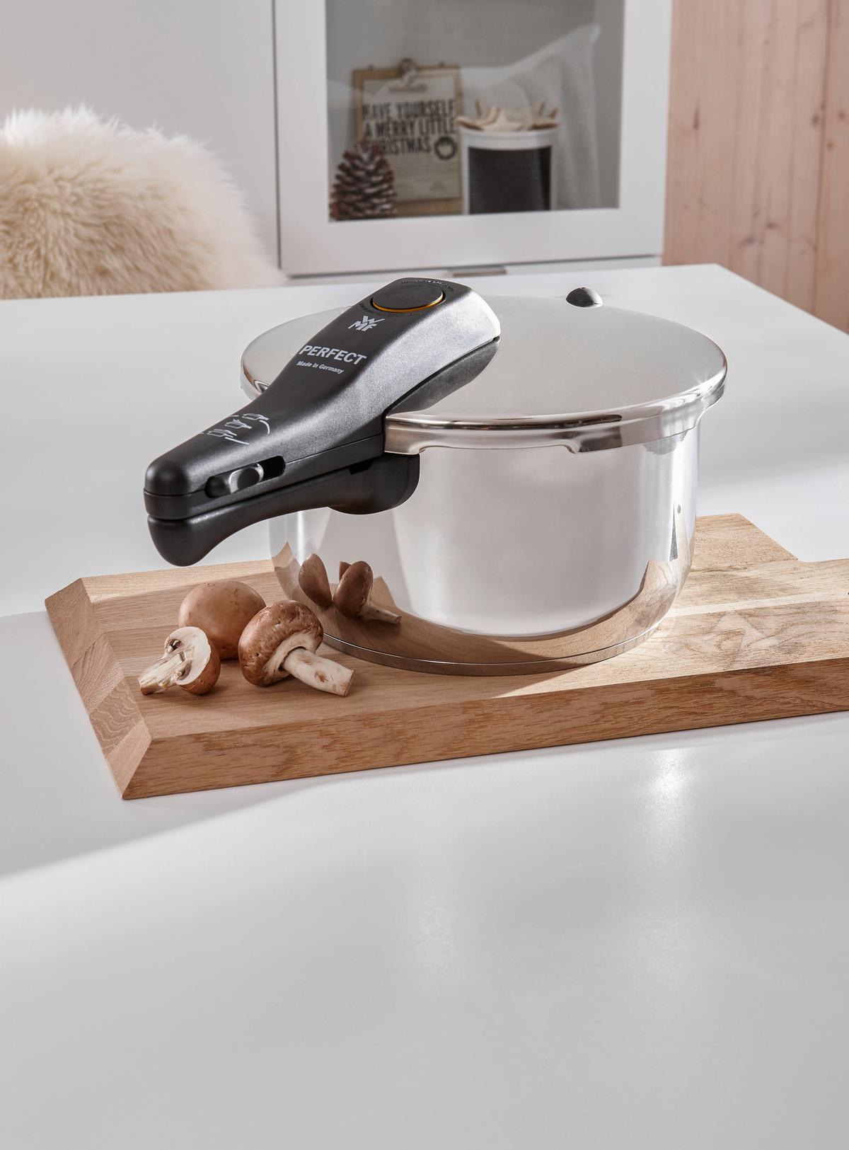 SZYBKOWAR 07 9182 9990 WMF - Basics, metal (22cm) - WMF