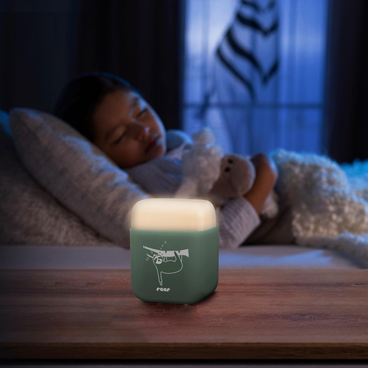 LAMPKA NOCNA DZIECIĘCA 2IN1 SLEEPLIGHT - jasnozielony, Basics, tworzywo sztuczne (6/7,5/6cm) - Reer