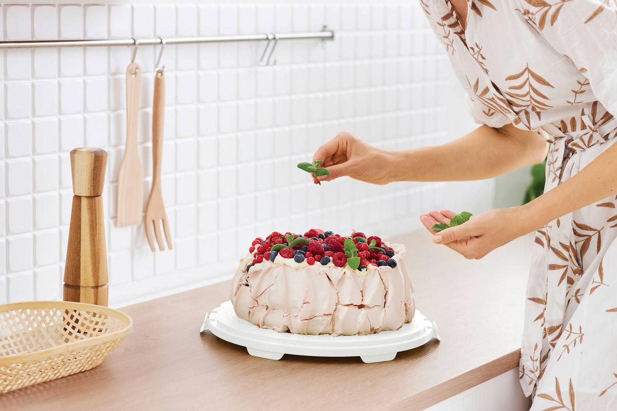 POJEMNIK DO TRANSPORTU CIASTA 1046001100 - biały/przezroczysty, Basics, tworzywo sztuczne (35,5/34,5/26cm) - Rotho