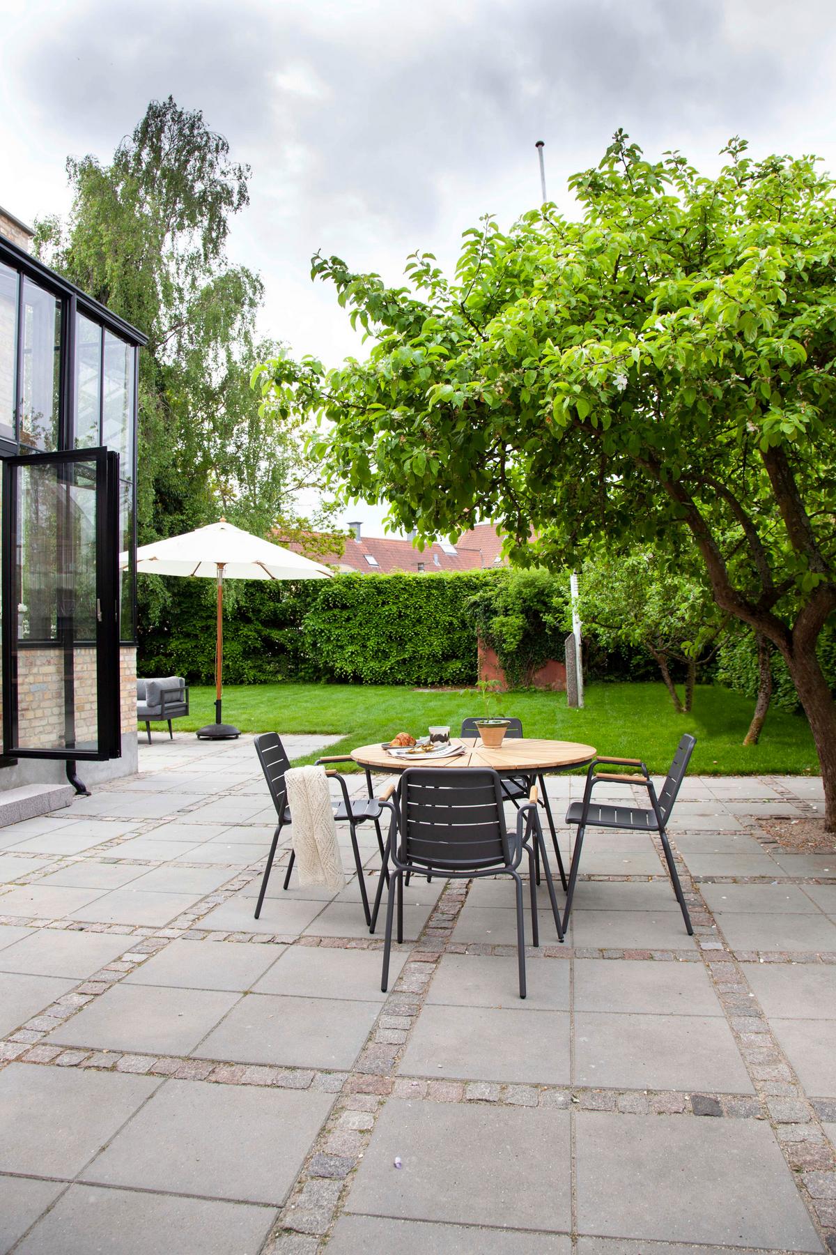 Gartentischgruppe Parc Anthrazit/Teak 5-tlg. - Anthrazit/Teakfarben, Natur, Holz/Metall (160/160/78cm) - Gardenson