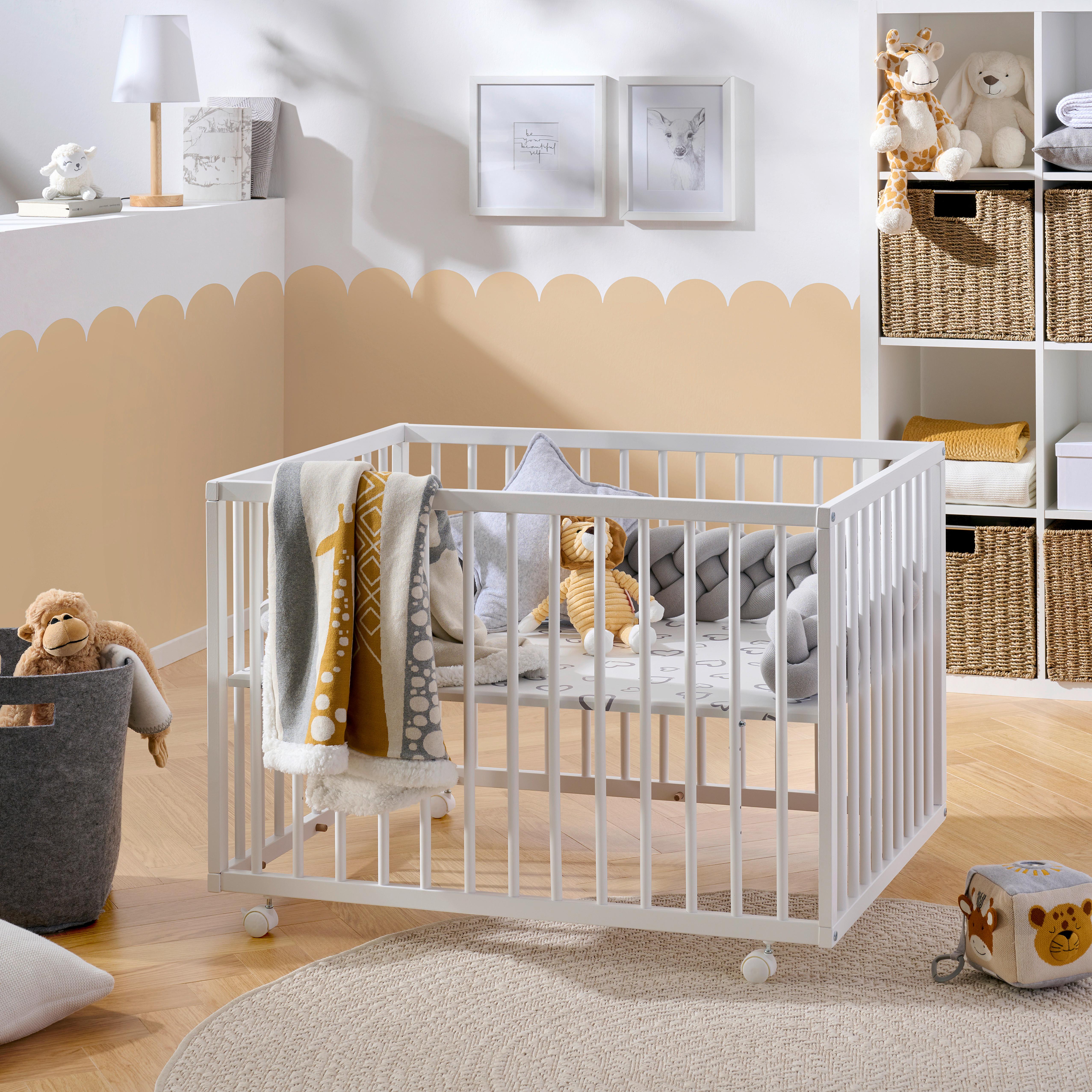 KOJEC NA KÓŁKACH SWEETHEART - biały, Basics, tworzywo sztuczne/drewno (100/75/68cm) - My Baby Lou