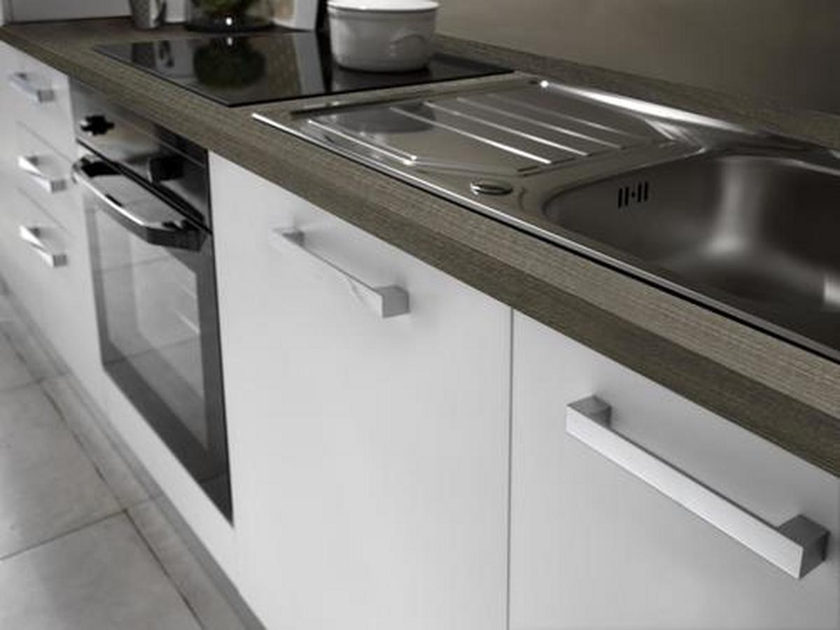 Küchenblock Belluna m. Geräten Weiß - Eiche dunkel/Alufarben, Basics, Holzwerkstoff/Kunststoff (255cm) - MID.YOU