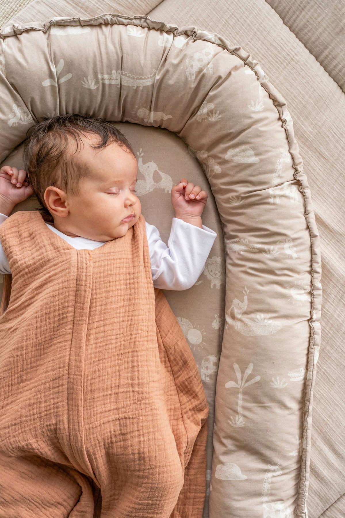 ŚPIWOREK DLA NIEMOWLĄT MUSSELIN DUNE - koralowiec, Basics, tkanina (68/74null) - Julius Zöllner