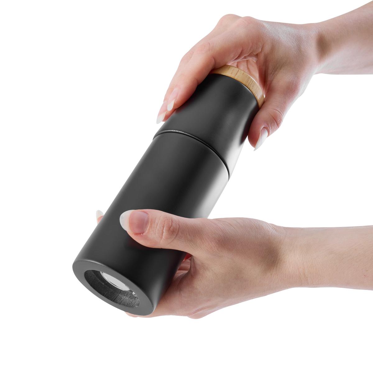 Salz- und Pfefferstreuer Svea Schwarz/Weiß, 2-teilig - Schwarz/Weiß, KONVENTIONELL, Holz/Keramik (12,3/18,5/6,3cm) - Mömax