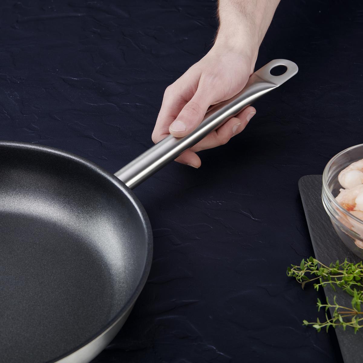 Serpenyő Átm.: Kb. 28cm Silver Line - nemesacélszínű, Konventionell, fém (28/5,5cm) - Gourmesto