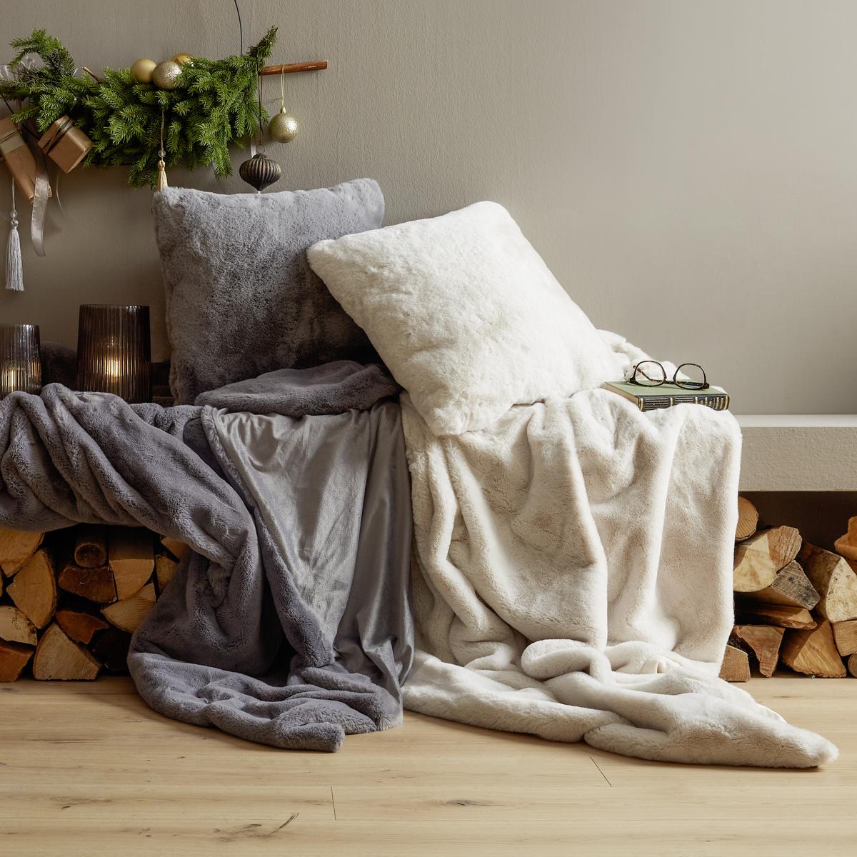 Műszőrme Díszpárna Liz 45/45 - fehér, Modern, textil (45/45cm) - Premium Living
