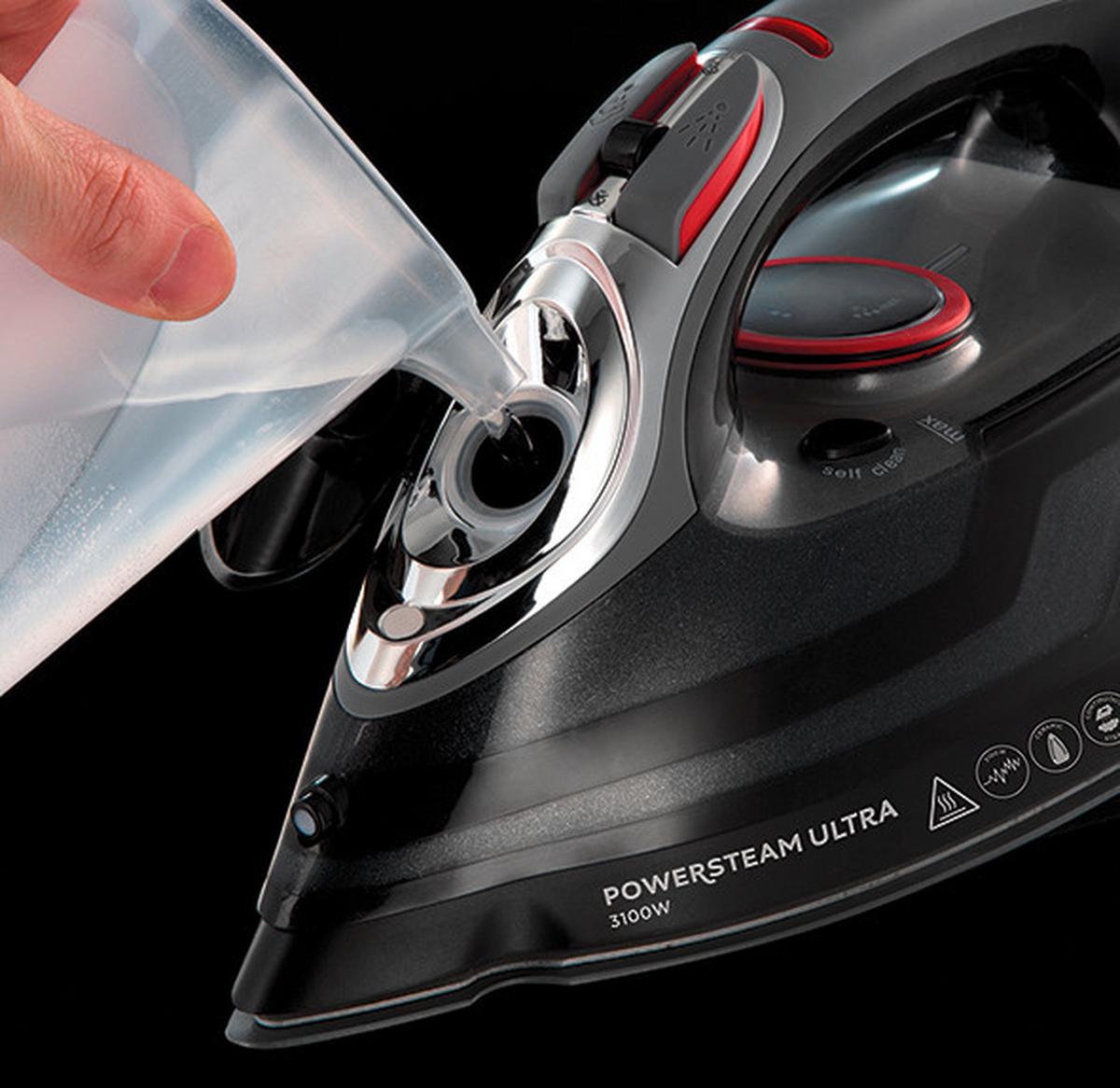 ŻELAZKO PAROWE POWERSTEAM ULTRA 20630-56 - czerwony/kolor srebrny, Basics, tworzywo sztuczne/metal (14,3/17,0/32,9cm) - Russell Hobbs