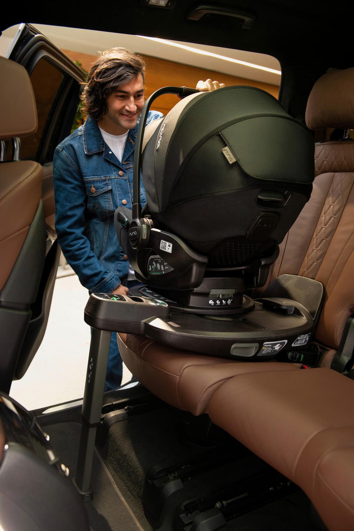 BAZA ISOFIX BASE CURV - czarny, Basics, tworzywo sztuczne - Nuna
