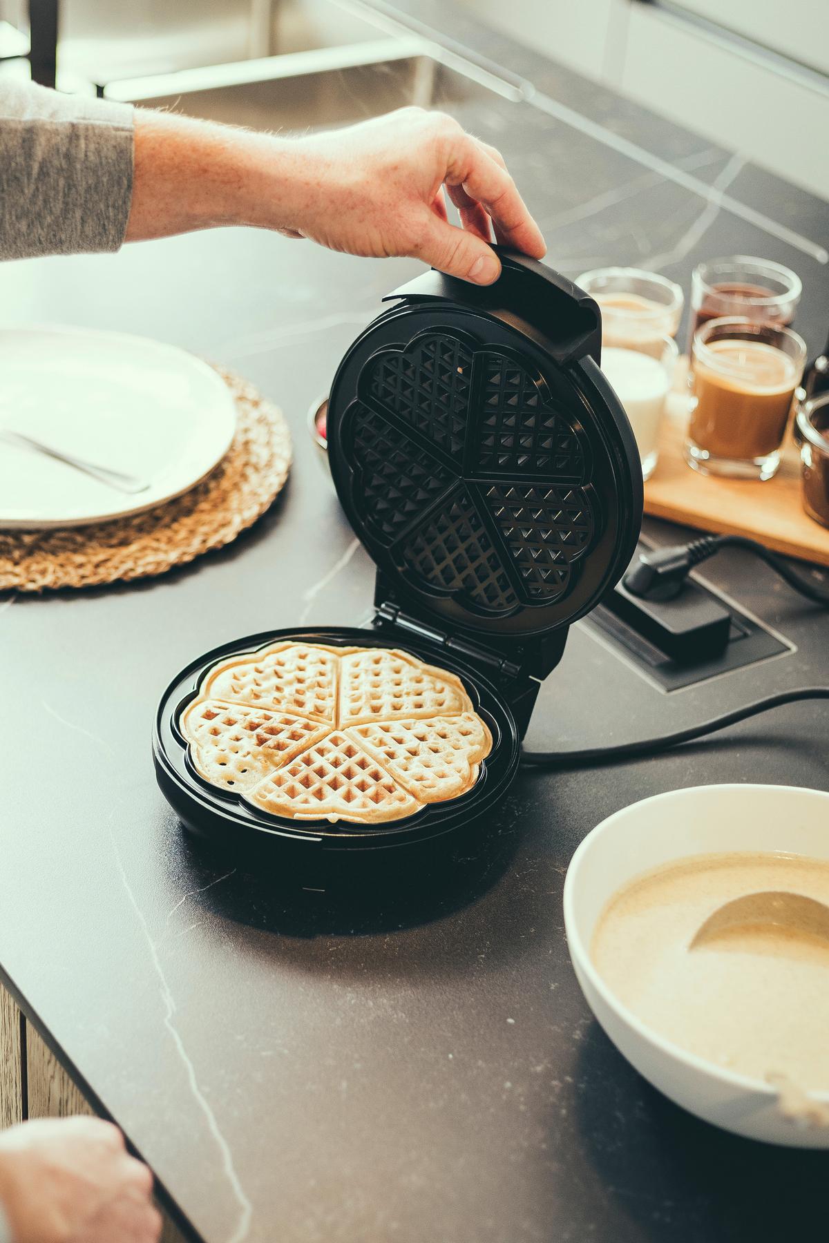 GOFROWNICA WA 2103 - czarny, Basics, metal (20,3/25,5/10,5cm) - Severin