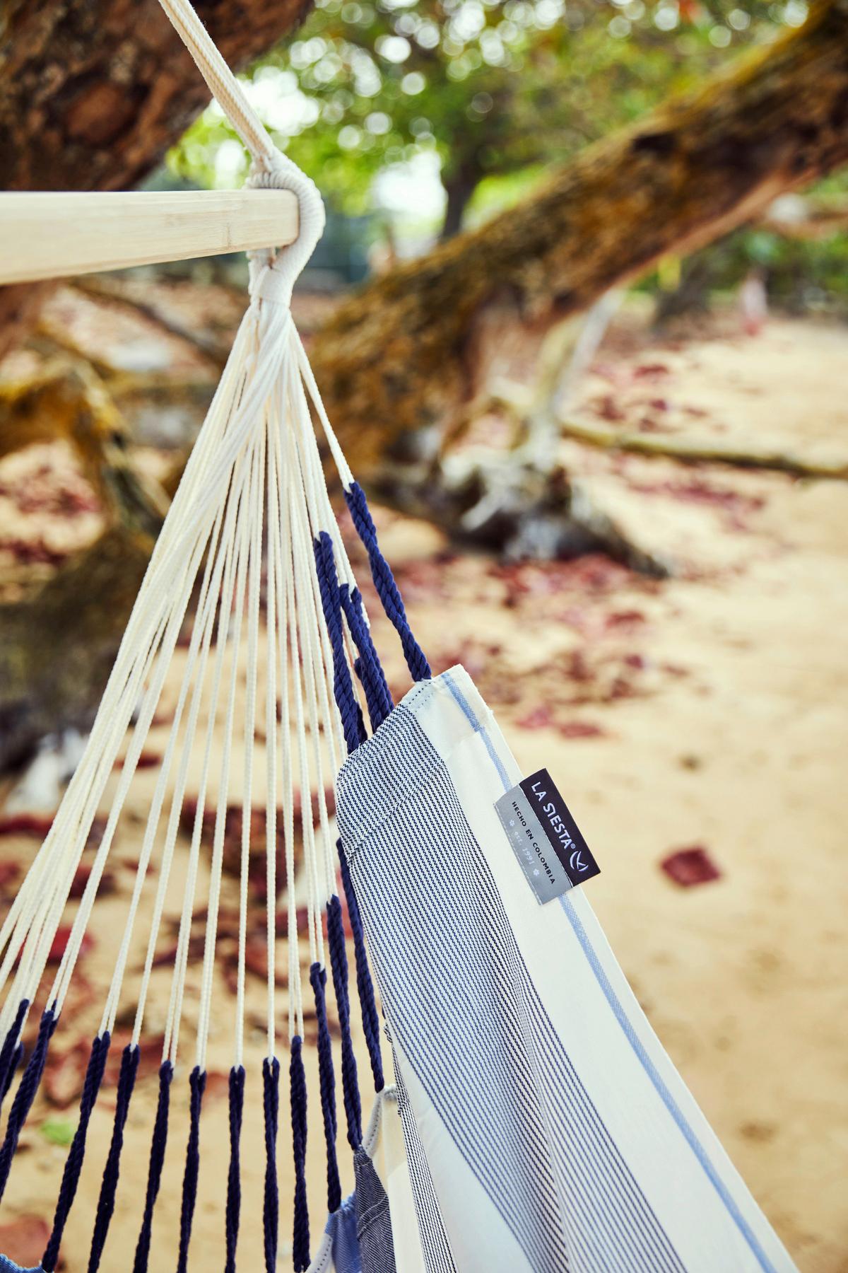 Hängesessel Comfort Hammock Echtholz ca. 110x160x180 cm - Weiß/Dunkelblau, KONVENTIONELL, Holz/Textil (110/160/180cm) - La Siesta