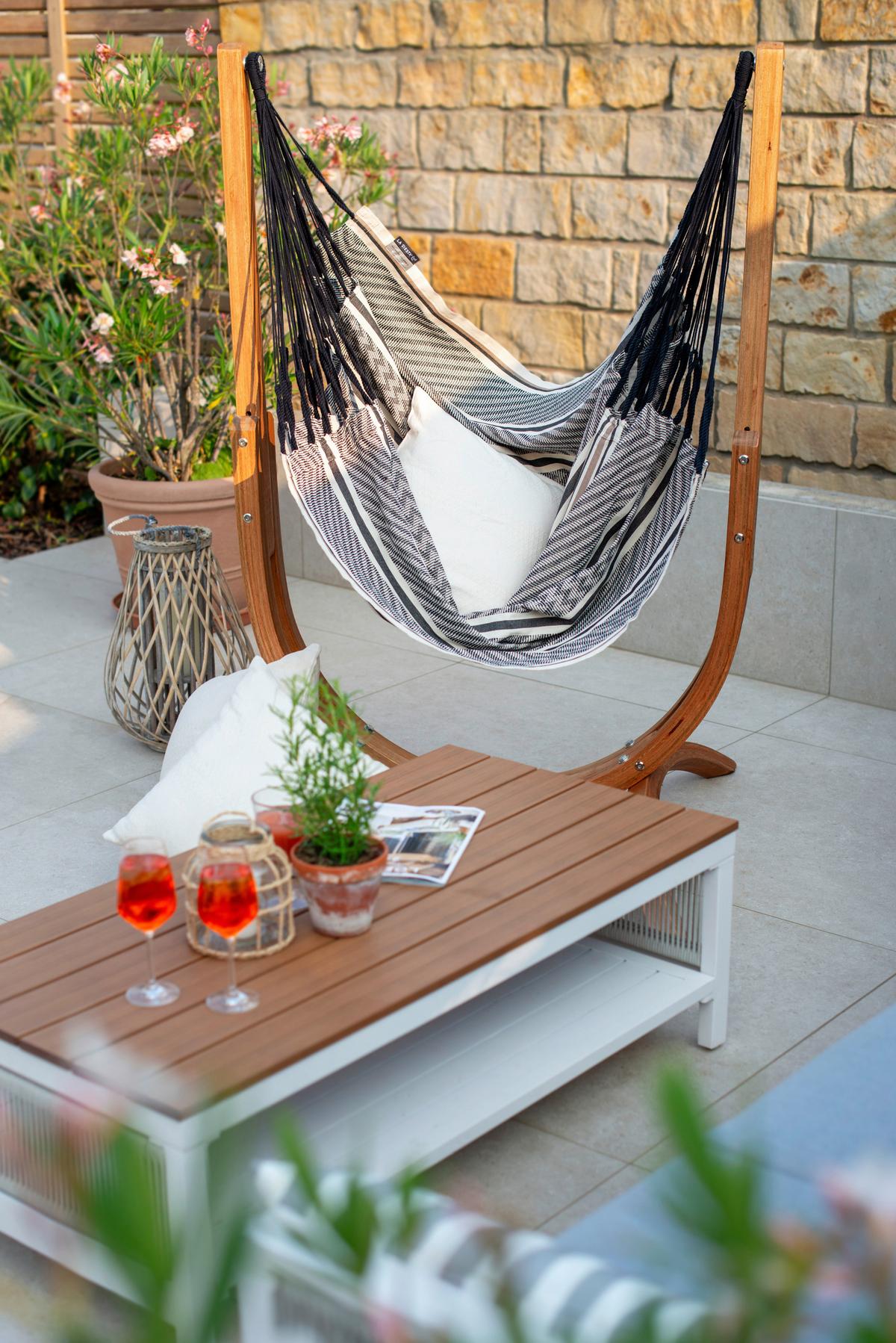 Hängematte Hammock Chair Braun/Schwarz/Weiß - Eukalyptusholzfarben/Schwarz, KONVENTIONELL, Holz/Textil (103-106/152-163/107cm) - La Siesta