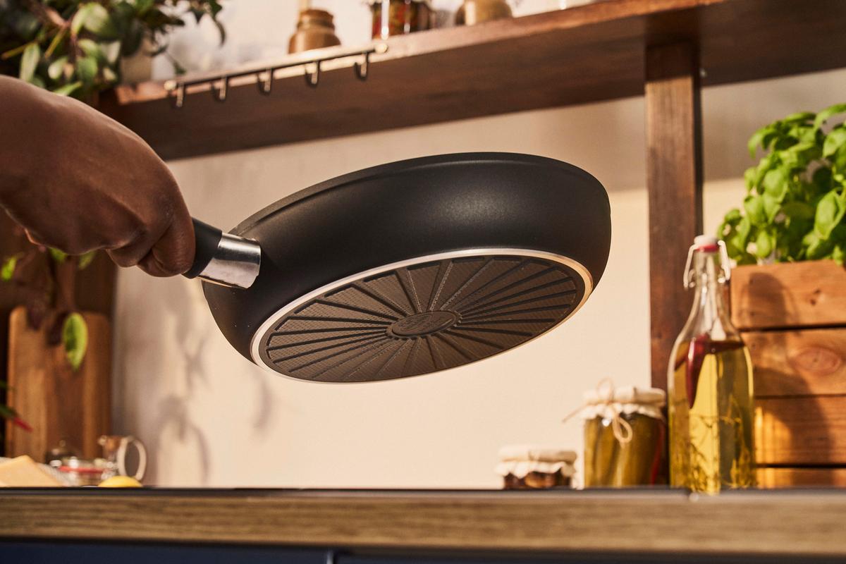 ZESTAW PATELNI 1030644 BALLARINI - czarny, Basics, metal (30/13/47cm) - Zwilling